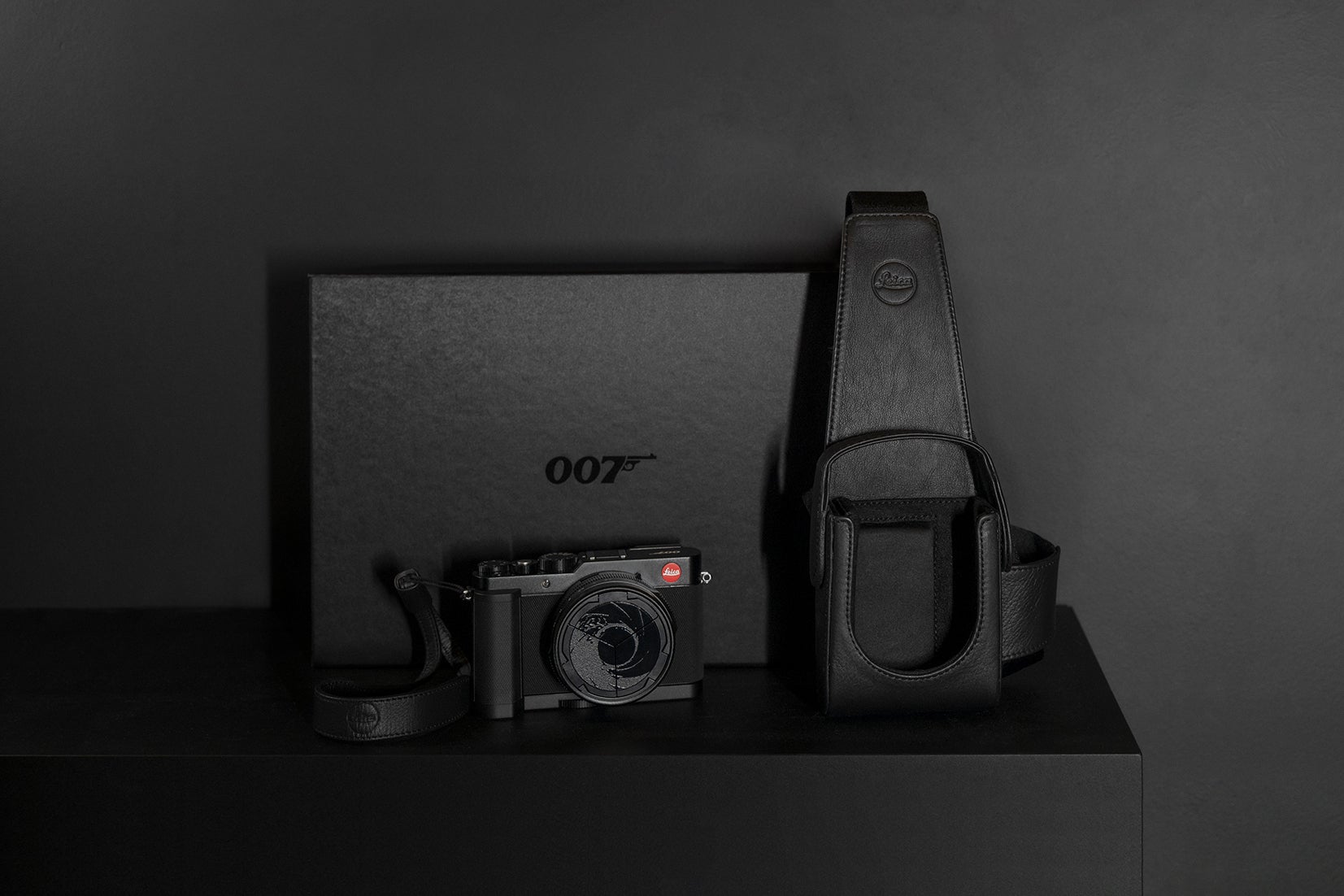 Leica ra mắt phiên bản máy ảnh D-Lux 7 007 Edition, phiên bản đặc biệt kỷ niệm 60 năm của điệp viên James Bond