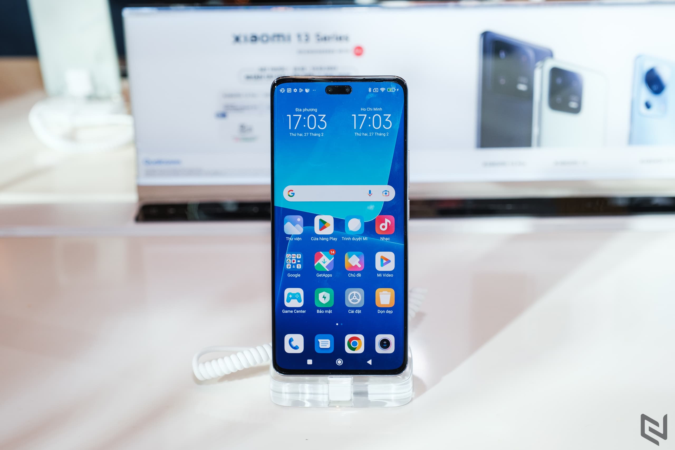 Trên tay Xiaomi 13 series vừa ra mắt thị trường Việt Nam, giá từ 10,690,000 VND