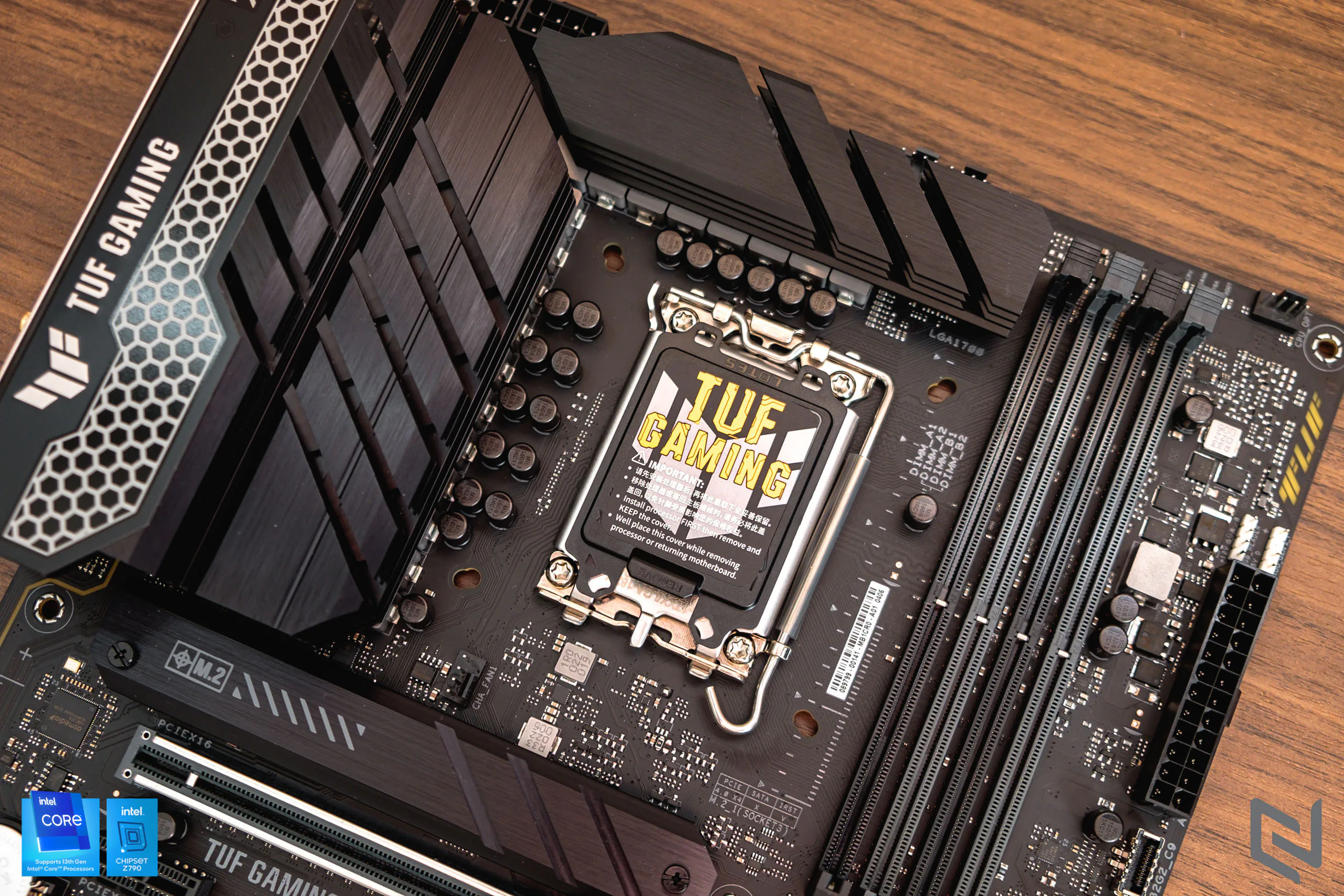 Trên tay bo mạch chủ ASUS TUF Gaming Z790-Plus WiFi D4: Hỗ trợ Intel thế hệ 13, khe PCIe 5.0 cùng các công nghệ mới