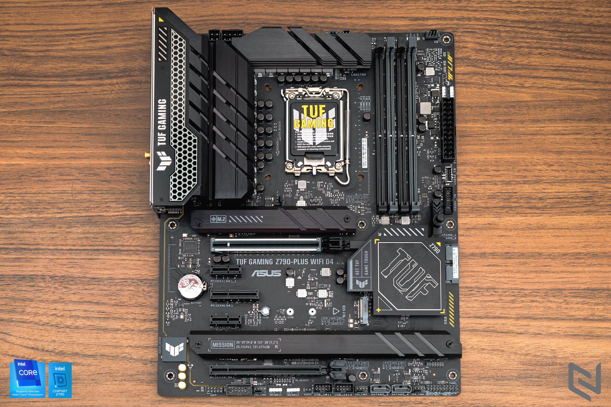Trên tay bo mạch chủ ASUS TUF Gaming Z790-Plus WiFi D4: Hỗ trợ Intel thế hệ 13, khe PCIe 5.0 cùng các công nghệ mới