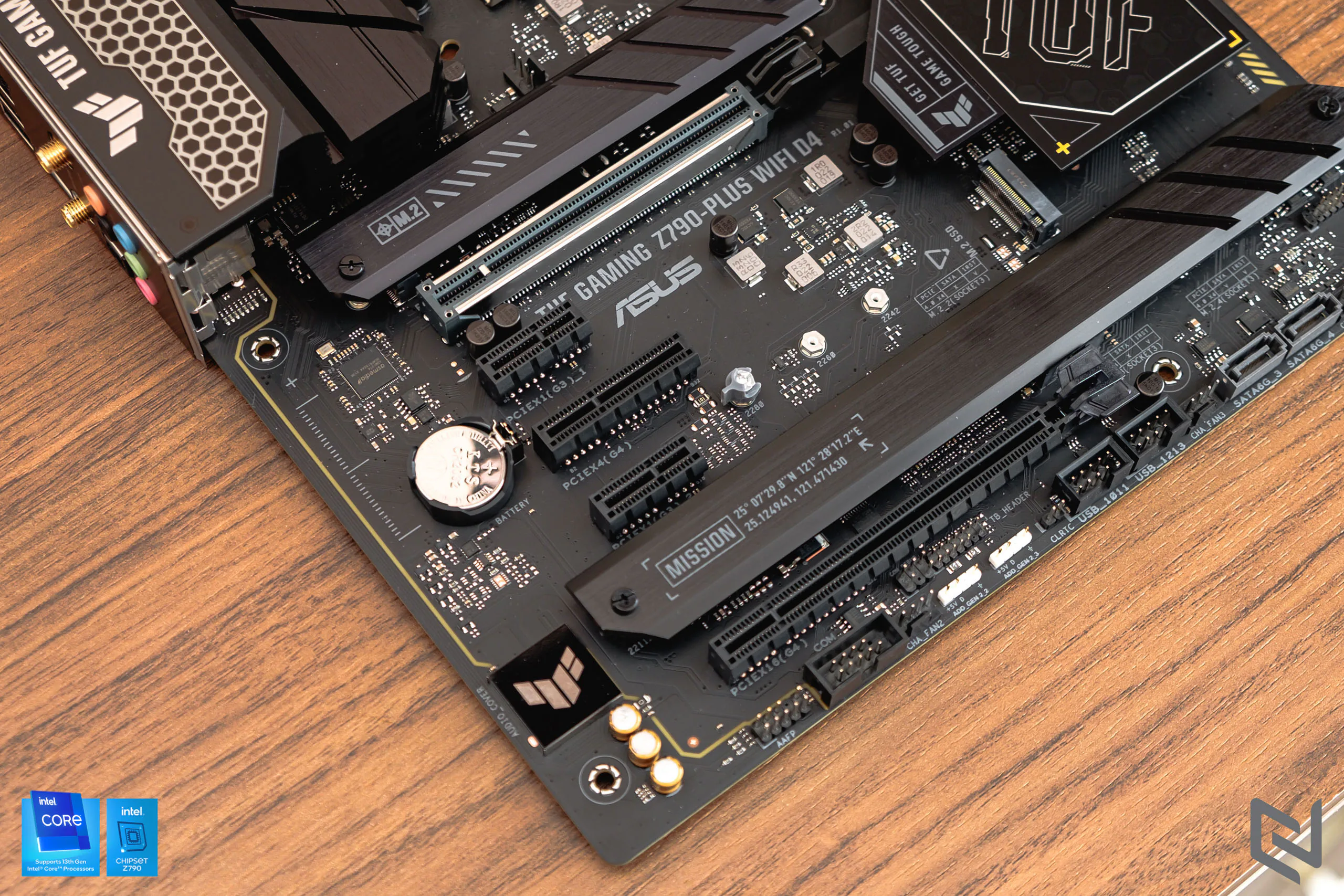 Trên tay bo mạch chủ ASUS TUF Gaming Z790-Plus WiFi D4: Hỗ trợ Intel thế hệ 13, khe PCIe 5.0 cùng các công nghệ mới