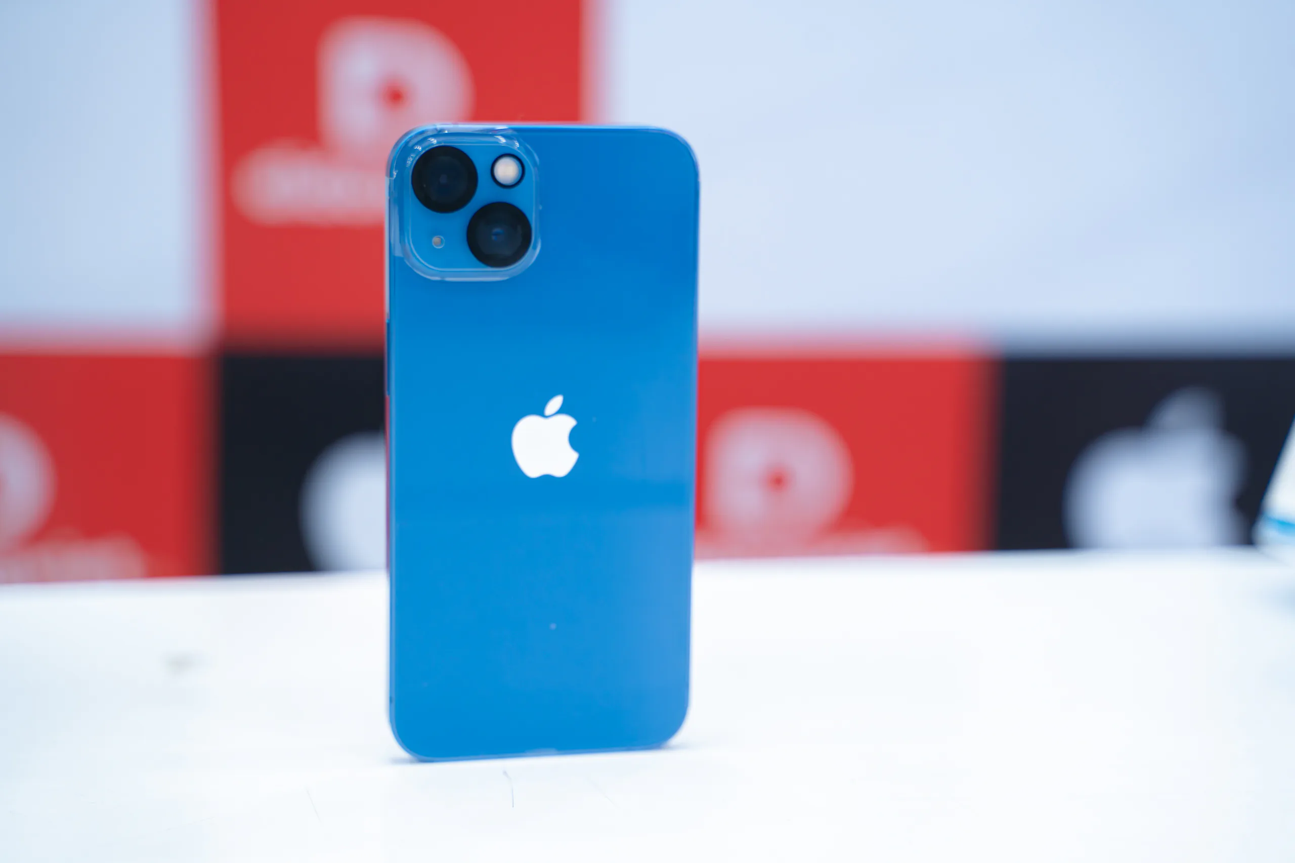 Nhiều dòng iPhone giảm mạnh, kích cầu mua sắm sau Tết Nguyên Đán