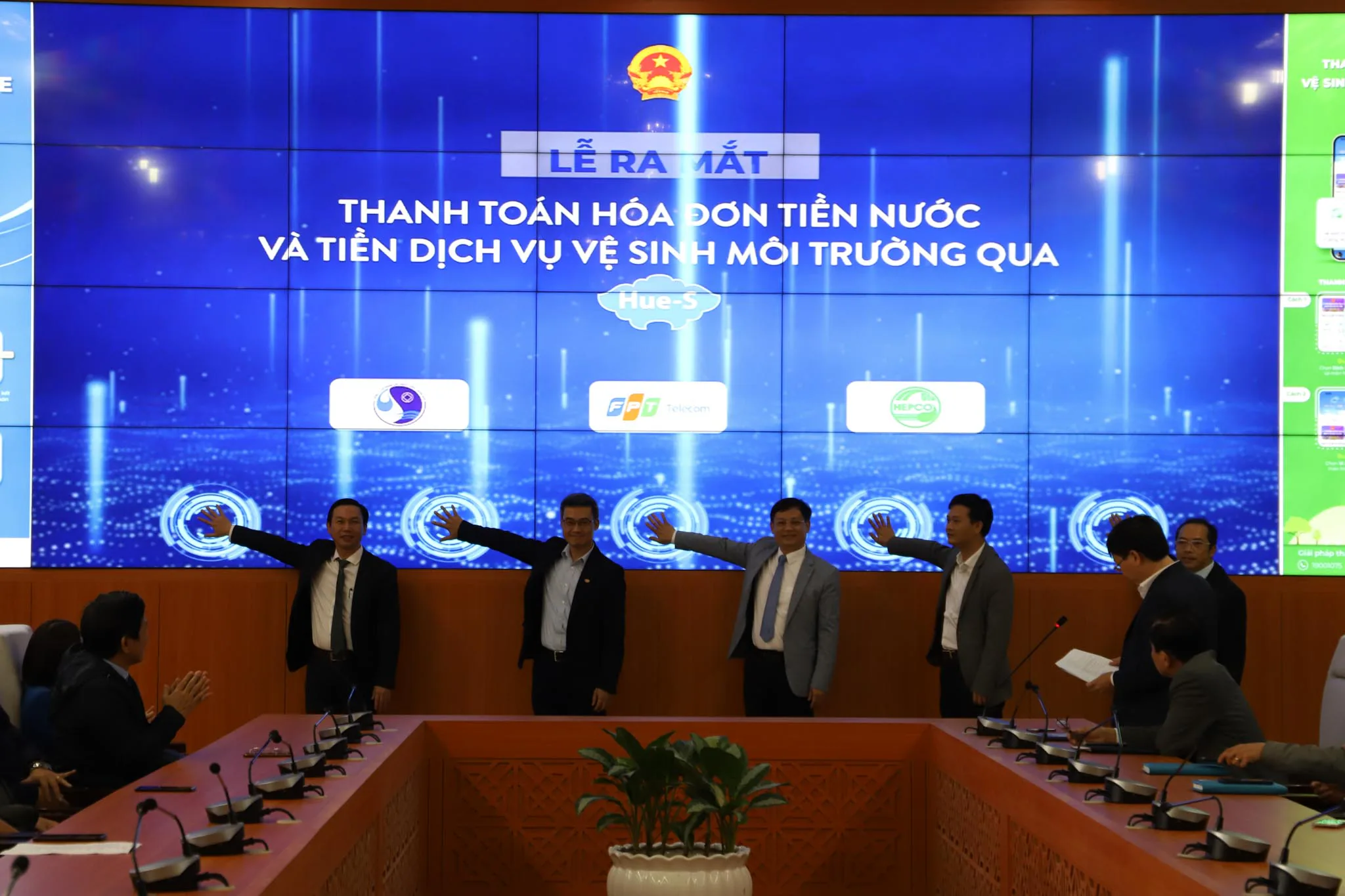Ra mắt thanh toán hóa đơn tiền nước và tiền dịch vụ vệ sinh môi trường qua Hue-S