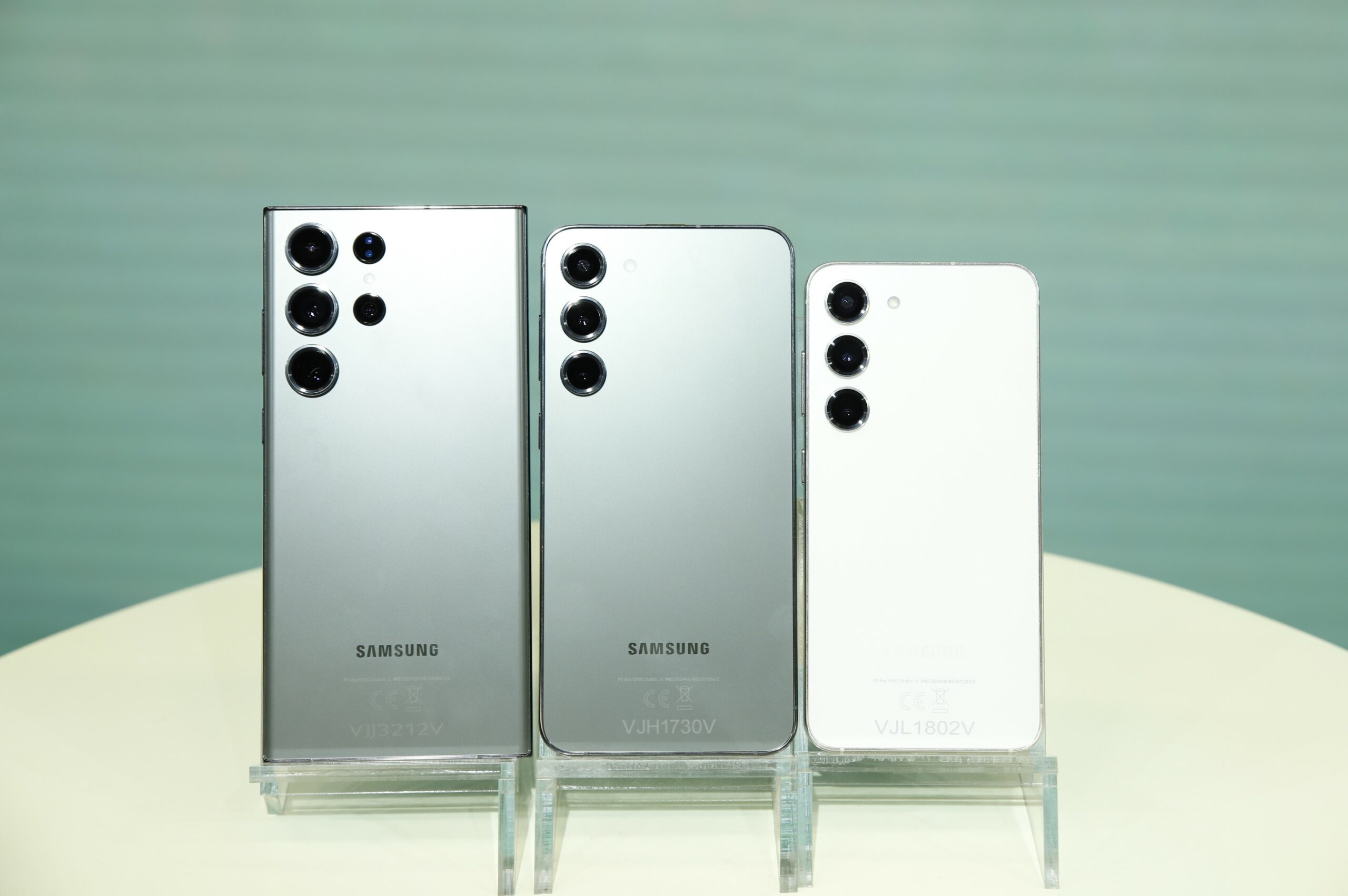 Galaxy S23 series ra mắt giá từ 24.99 triệu đồng, bộ quà khủng hơn 7 triệu đồng khi đặt trước tại Di Động Việt
