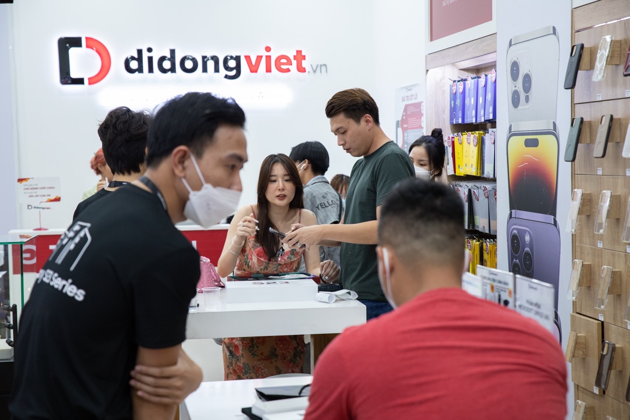 Di Động Việt mở bán sớm Galaxy S23 series trên toàn hệ thống, kèm ưu đãi hơn 12 triệu đồng