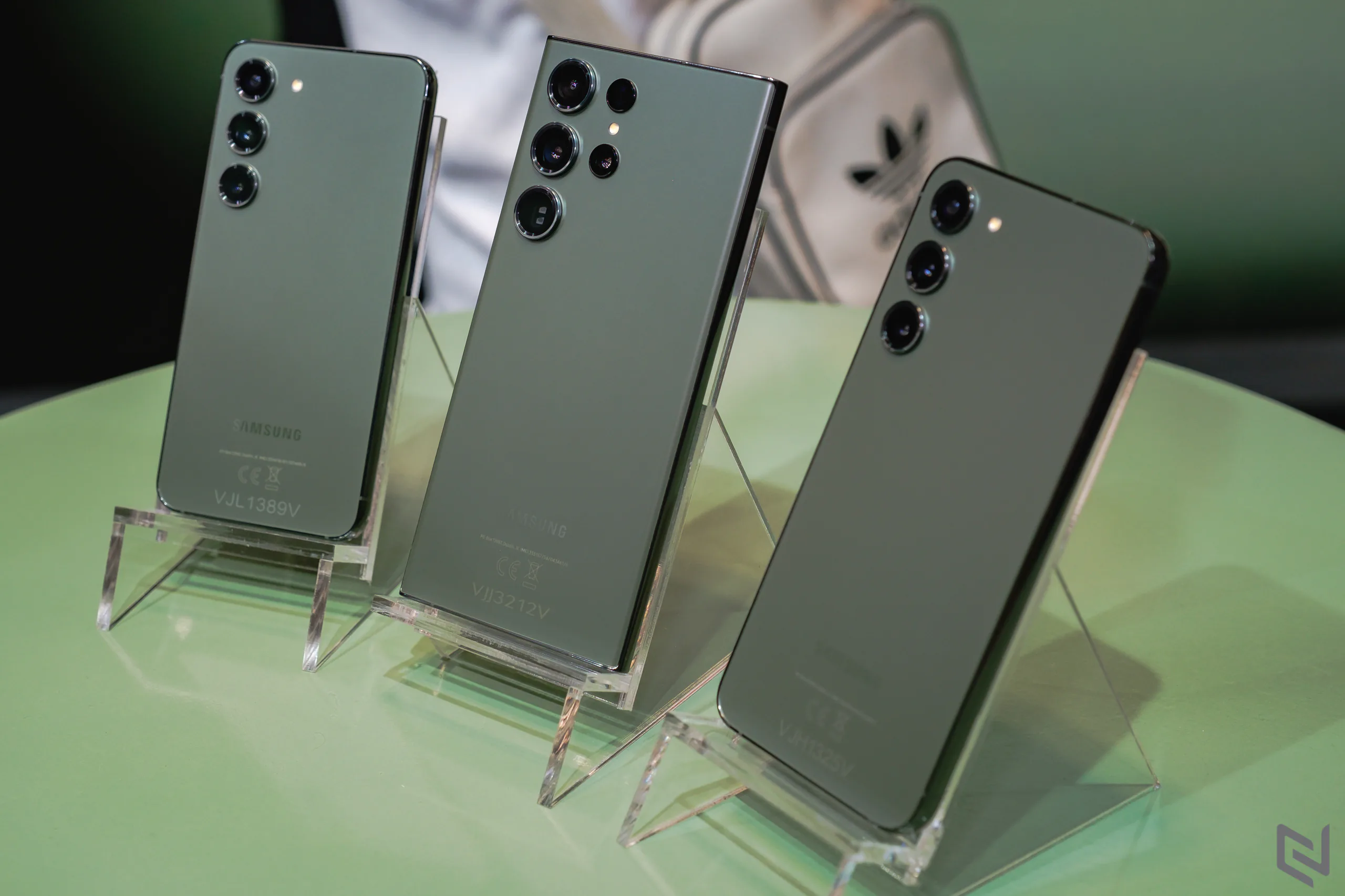 Trên tay nhanh Galaxy S23 series: Nâng cấp hiệu năng và camera AI mạnh mẽ, thiết kế hoàn thiện hơn