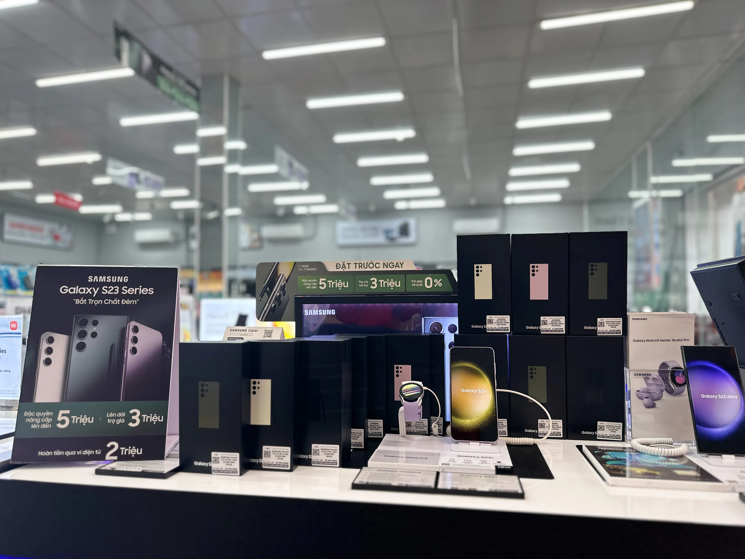 CellphoneS mở bán sớm 2800 máy Galaxy S23 series