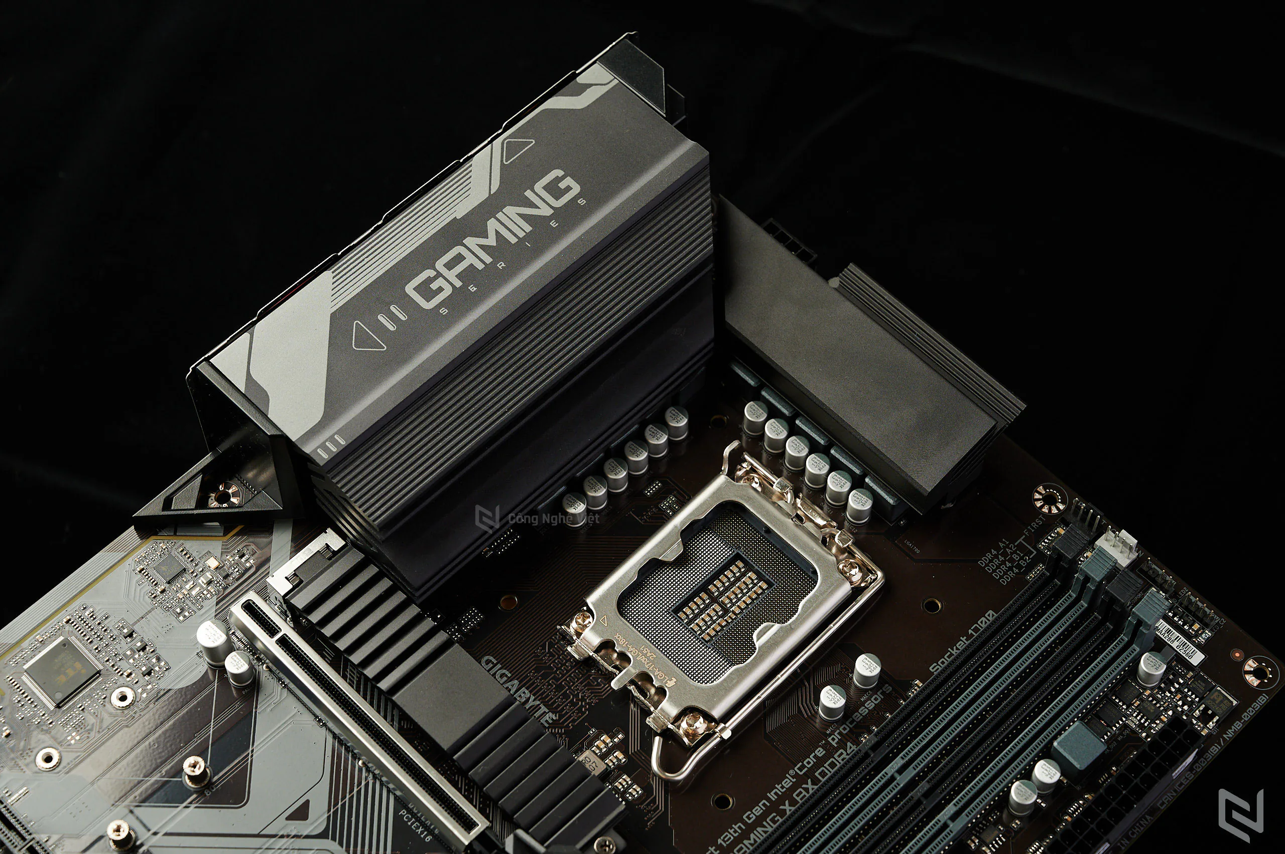 Trên tay bo mạch chủ GIGABYTE B760 GAMING X AX DDR4: Thiết kế đơn giản, chú trọng hiệu năng, hỗ trợ Intel 13th mới nhất