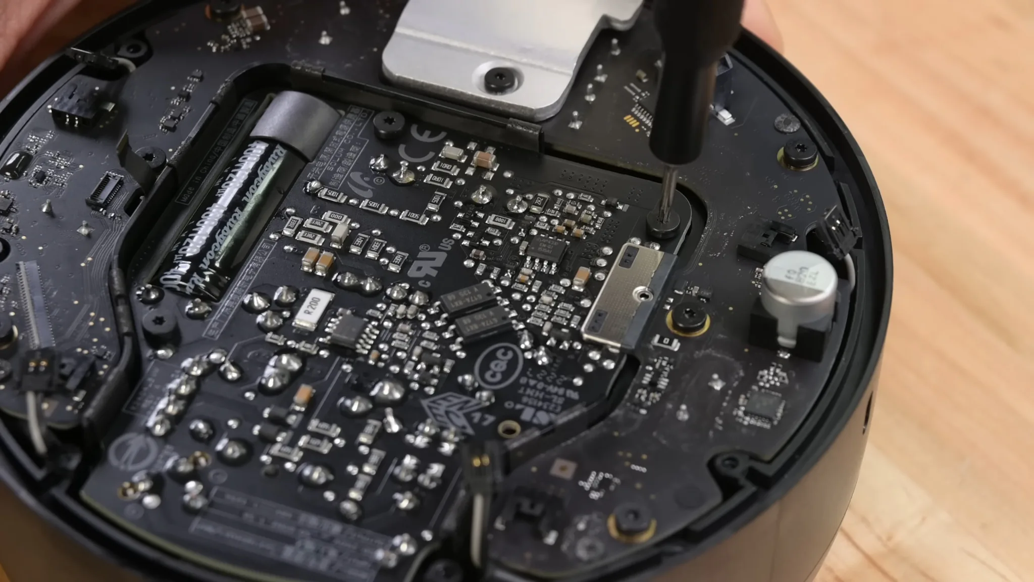 Tháo tung HomePod 2 cùng iFixit: ít keo dính hơn, dễ sửa hơn rất nhiều