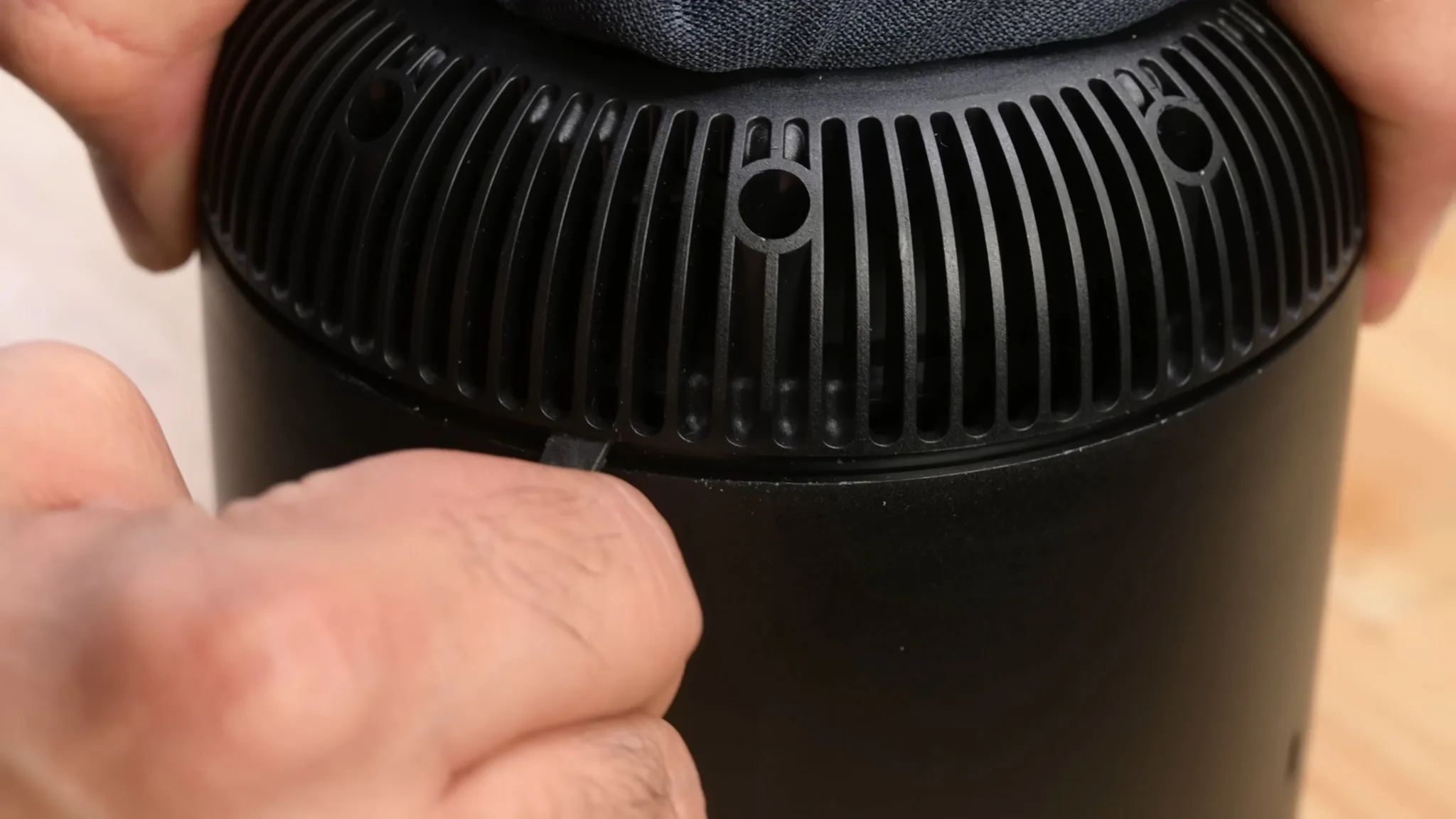Tháo tung HomePod 2 cùng iFixit: ít keo dính hơn, dễ sửa hơn rất nhiều