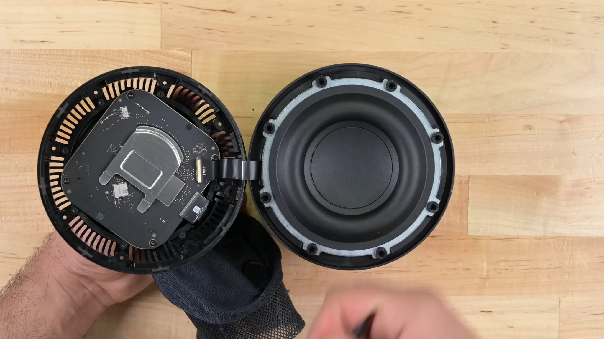 Tháo tung HomePod 2 cùng iFixit: ít keo dính hơn, dễ sửa hơn rất nhiều