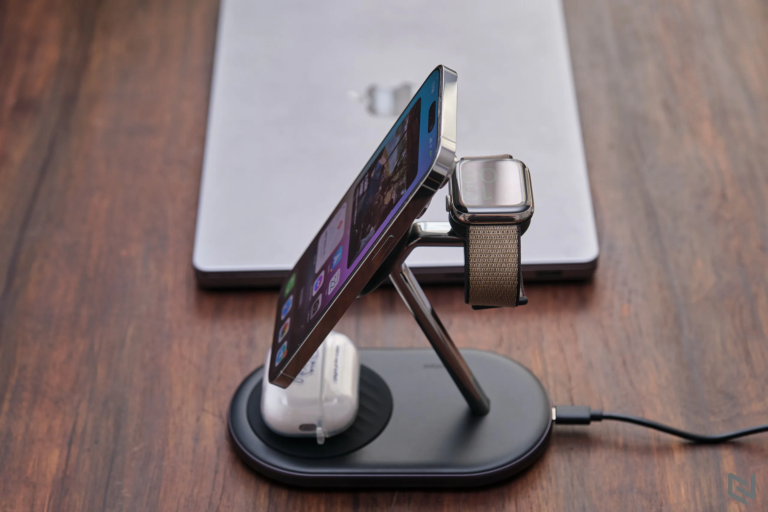 Trên tay đế sạc Innostyle MagStation 3-in-1: Sạc không dây cho nhiều thiết bị cùng lúc rất tiện