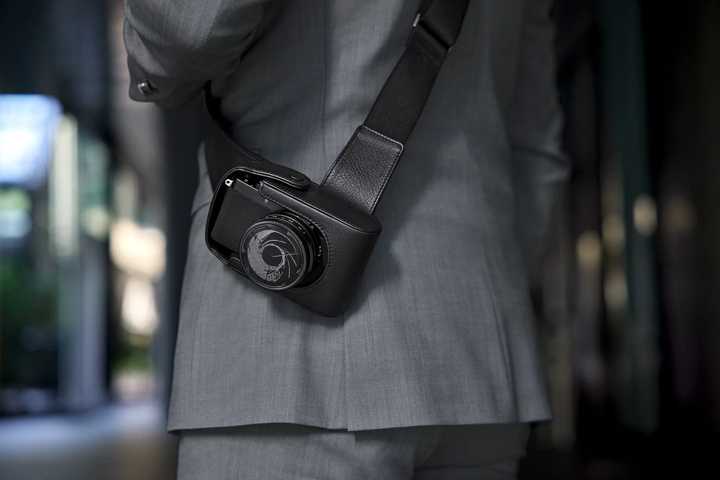 Leica ra mắt phiên bản máy ảnh D-Lux 7 007 Edition, phiên bản đặc biệt kỷ niệm 60 năm của điệp viên James Bond