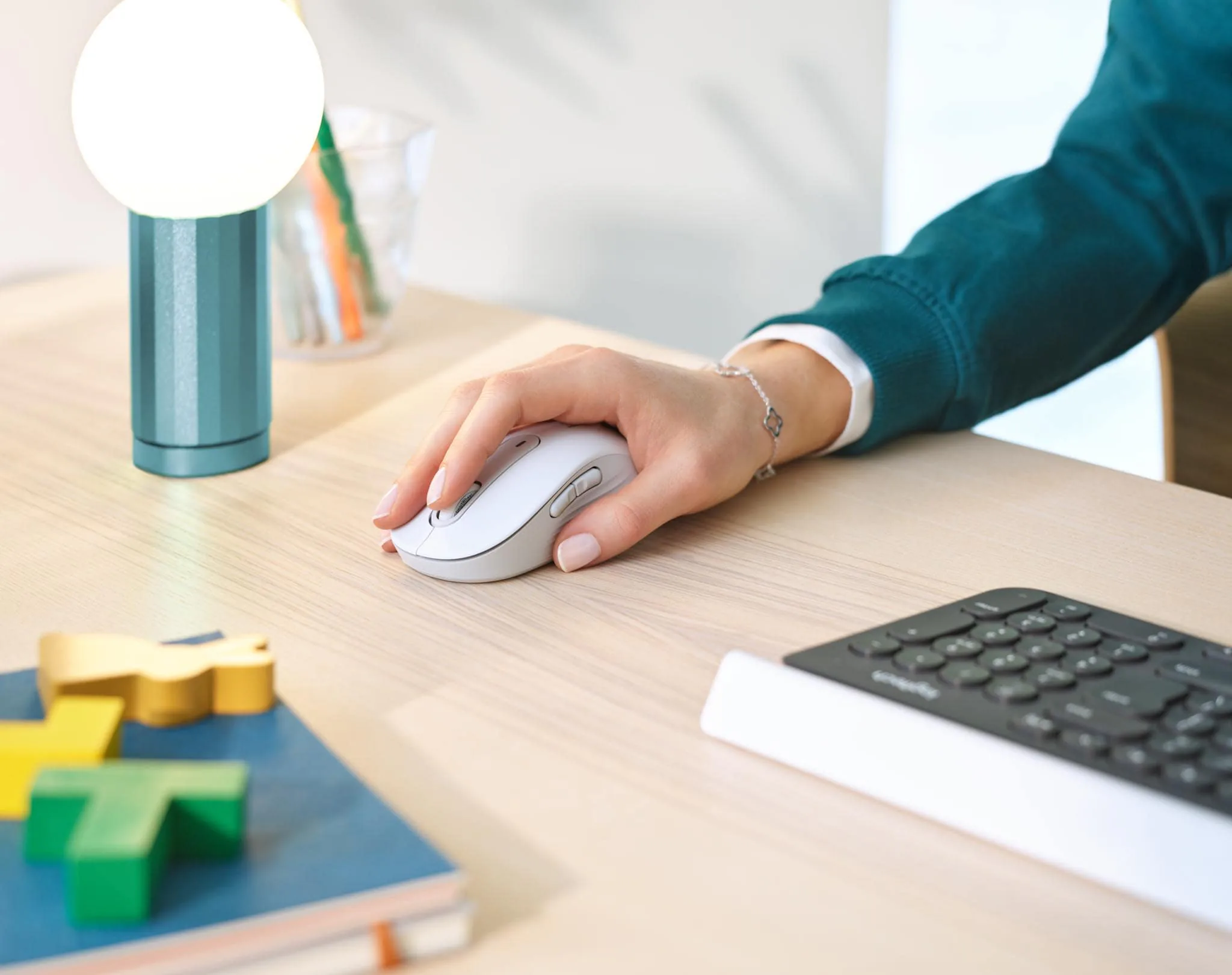 Logitech chiều lòng người dùng, ra mắt nhiều size của dòng chuột Signature - Logitech M650