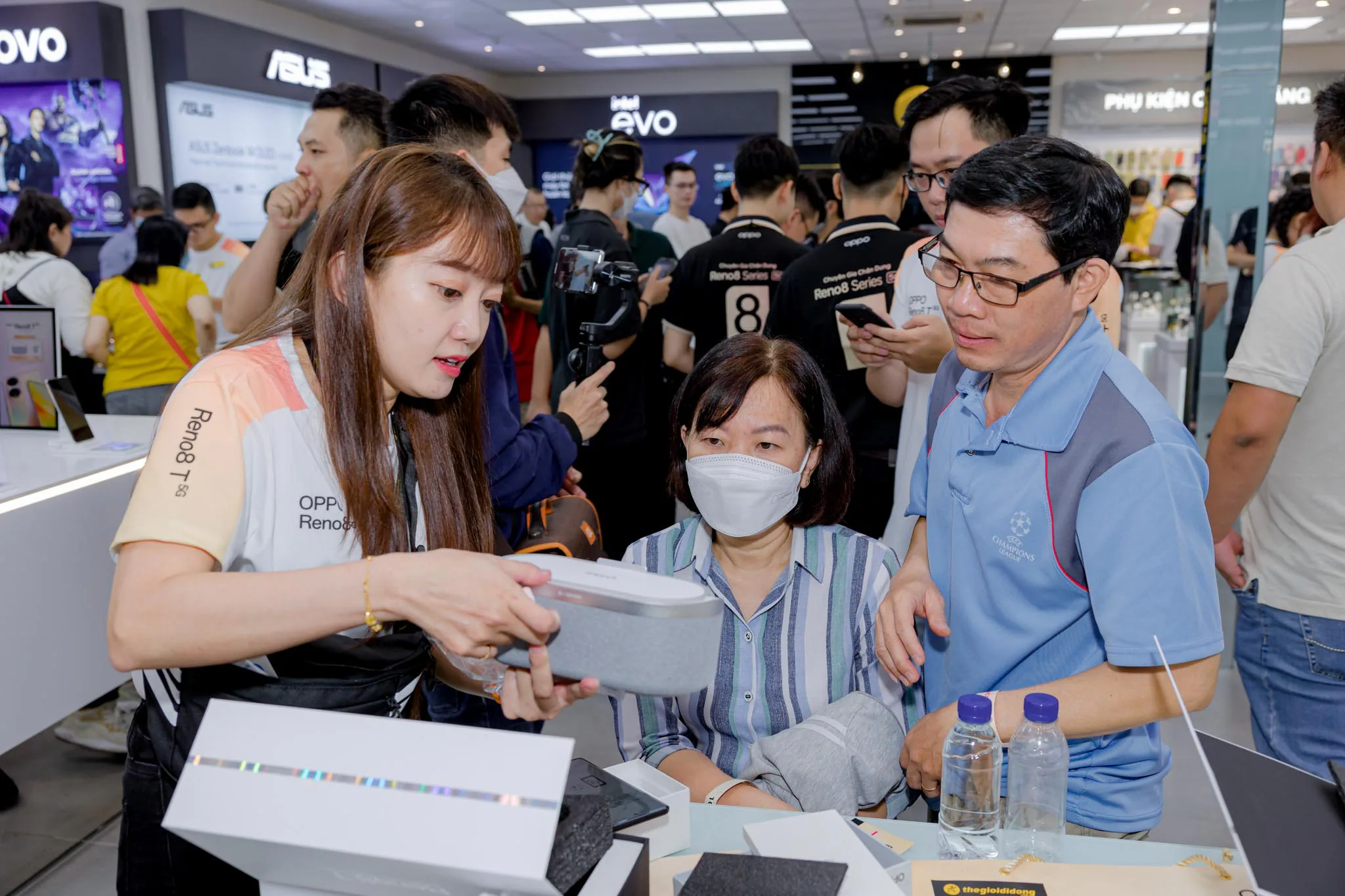 OPPO Reno8 T Series mở bán ấn tượng với 27,000 đơn đặt trước