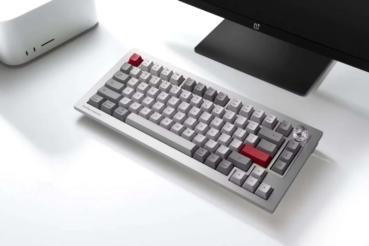 OnePlus ra mắt bàn phím cơ OnePlus 81 Pro và TV 65 Q2 Pro