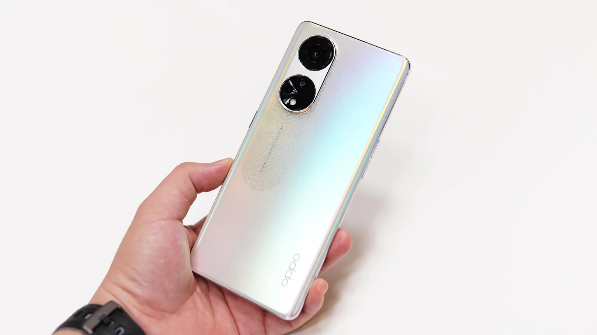 OPPO ra mắt Reno8 T Series tại Việt Nam, tái định vị smartphone trong phân khúc tầm trung