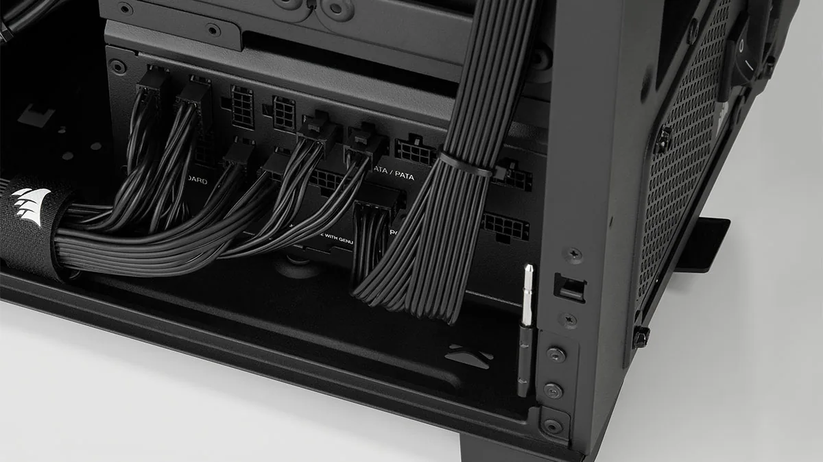 CORSAIR trình làng dòng sản phẩm nguồn máy tính mới RMx SHIFT ATX 3.0