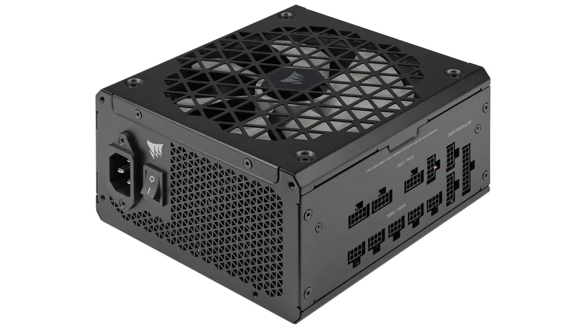 CORSAIR trình làng dòng sản phẩm nguồn máy tính mới RMx SHIFT ATX 3.0