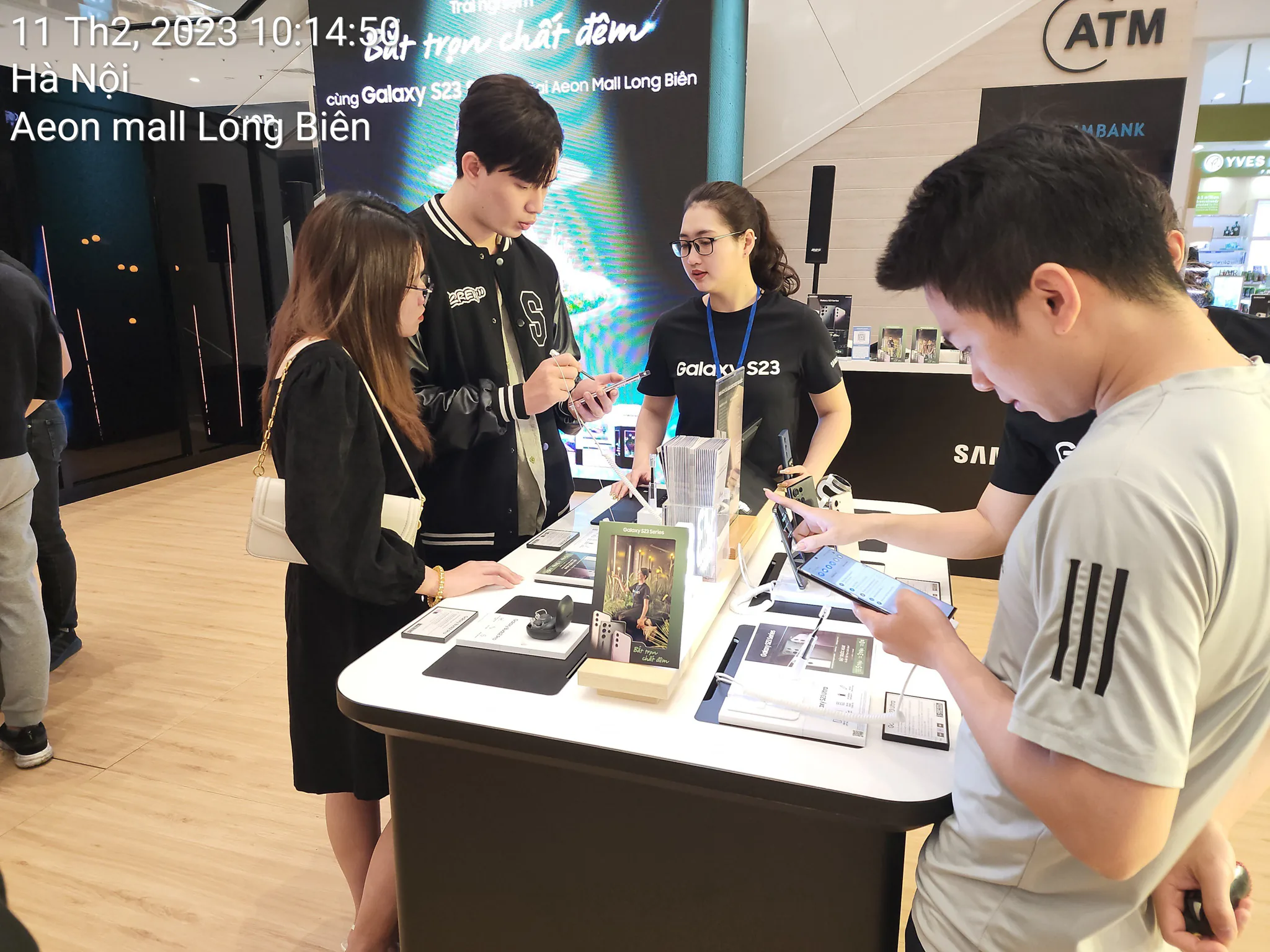 Hàng trăm Sam fans hào hứng trải nghiệm smartphone cao cấp nhất của Samsung