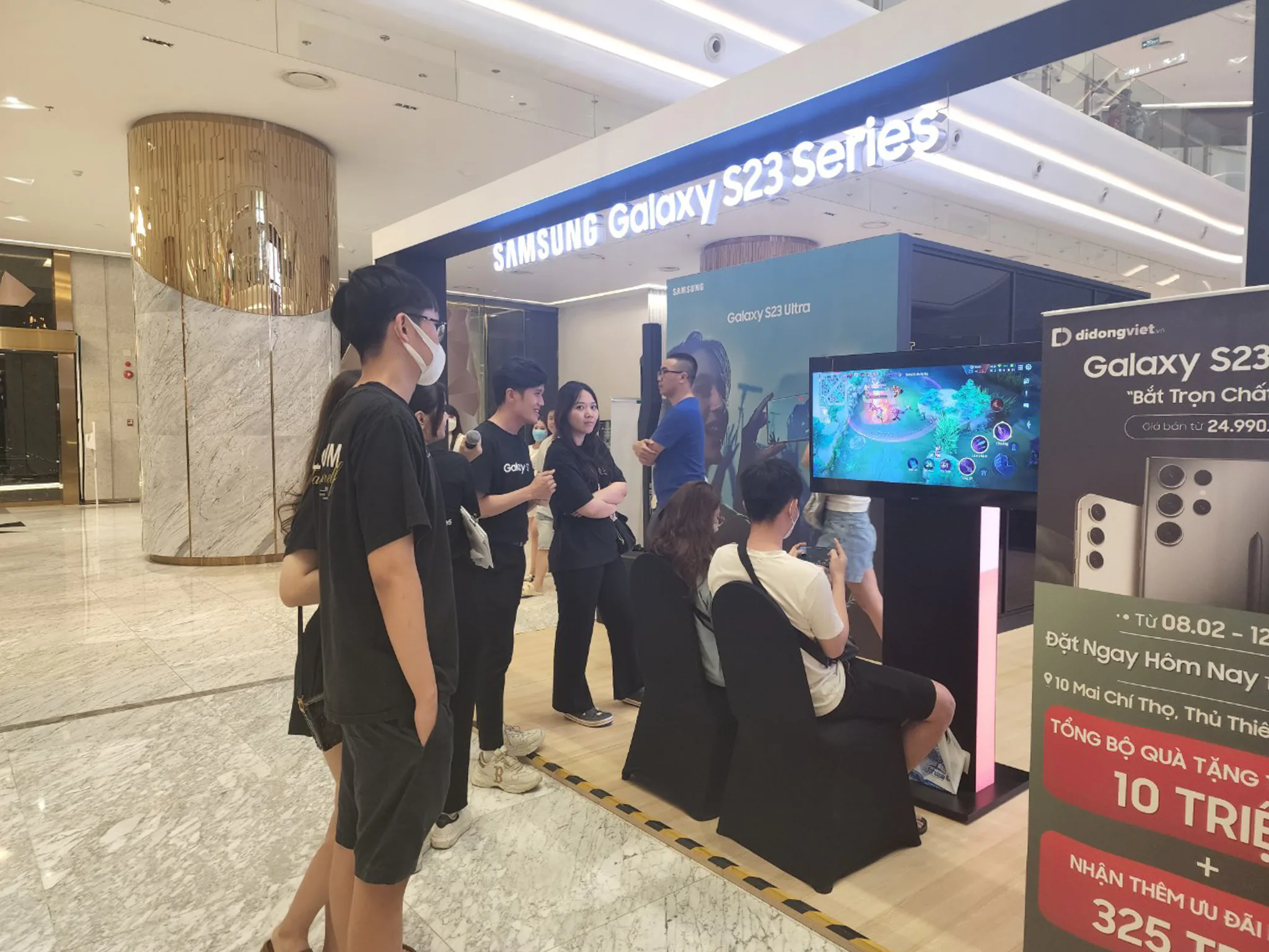 Hàng trăm Sam fans hào hứng trải nghiệm smartphone cao cấp nhất của Samsung