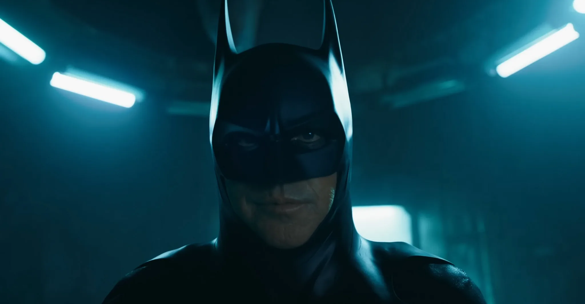 Warner Bros. tung trailer The Flash với loạt nhân vật mới và cả Supergirl!