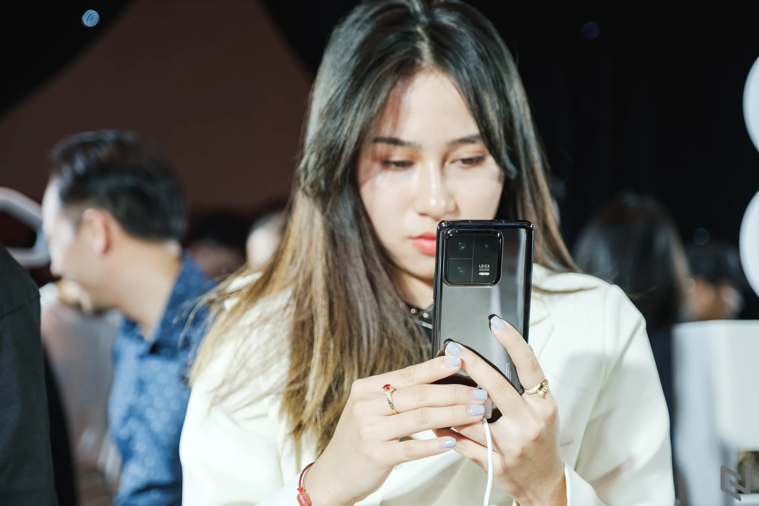 Trên tay Xiaomi 13 series vừa ra mắt thị trường Việt Nam, giá từ 10,690,000 VND