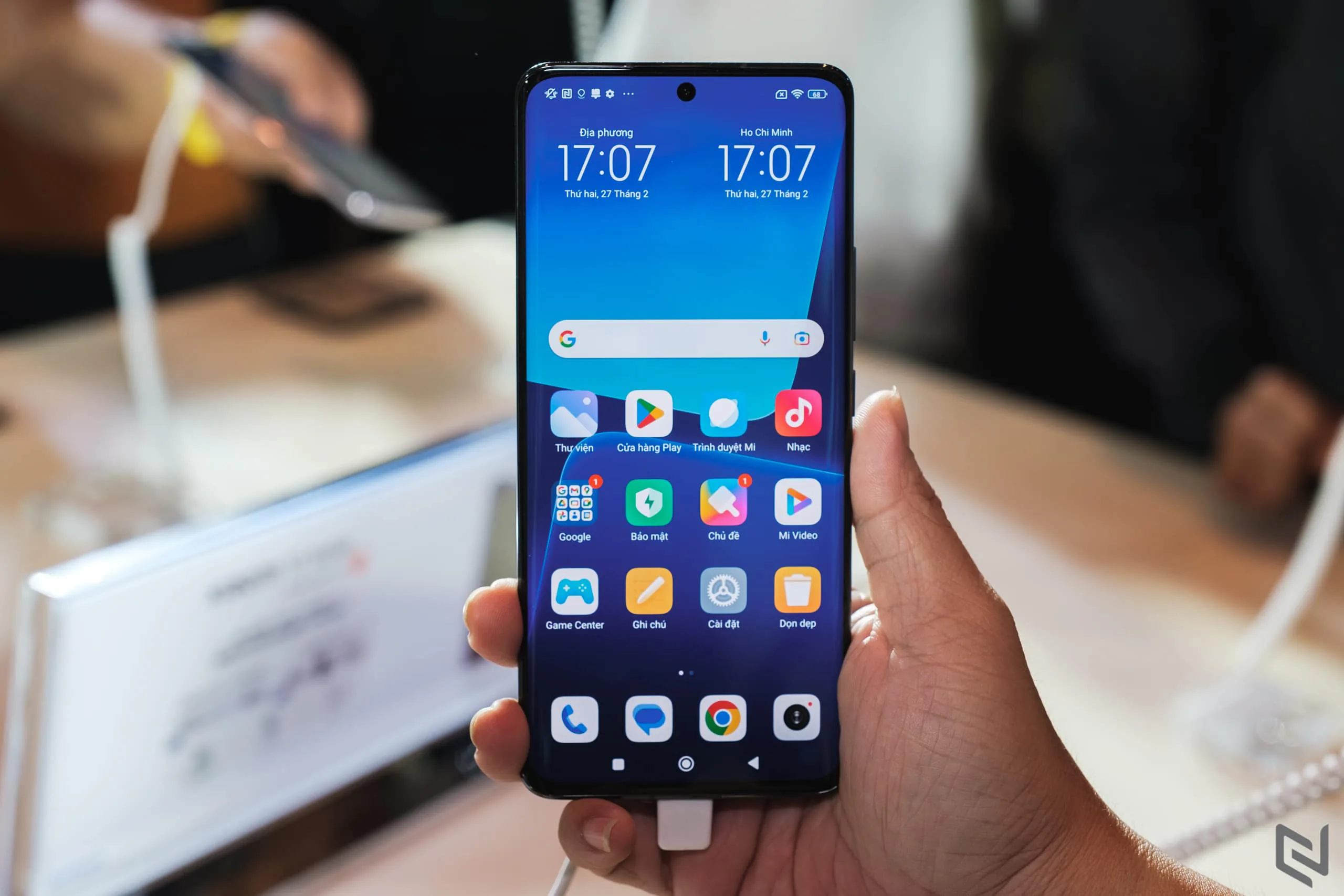 Trên tay Xiaomi 13 series vừa ra mắt thị trường Việt Nam, giá từ 10,690,000 VND