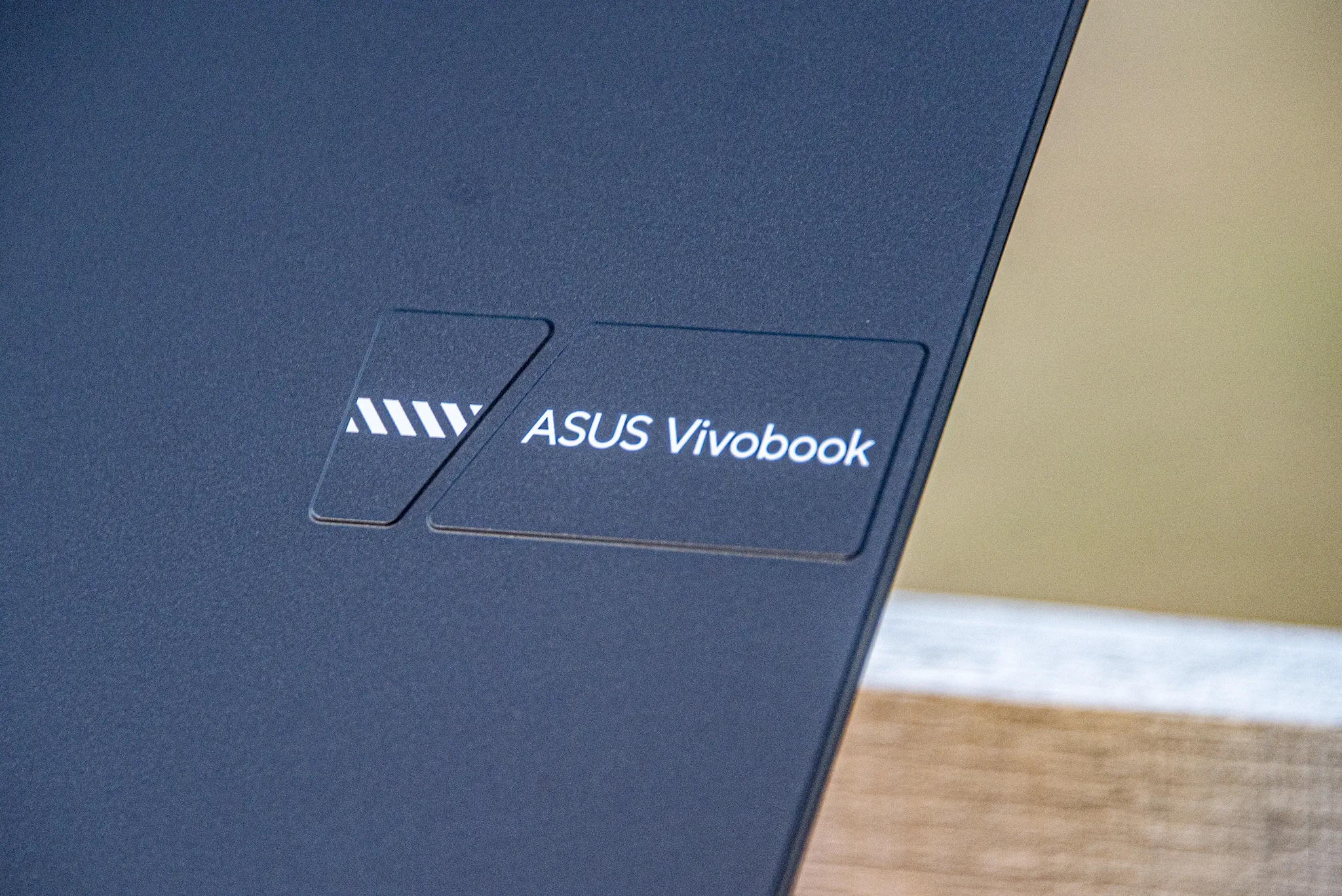 Trên tay ASUS Vivobook 14 OLED (A1405), lựa chọn laptop dành cho giới trẻ