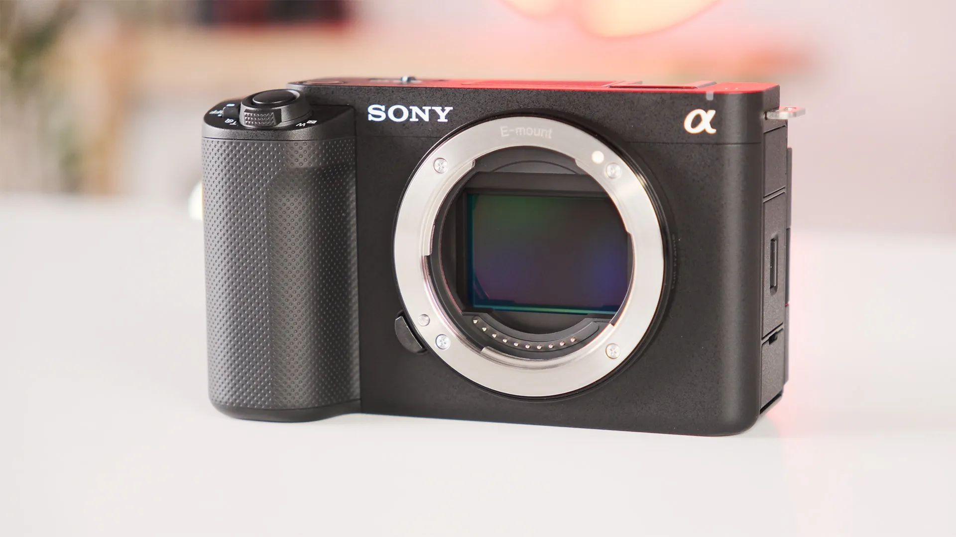 Sony thêm tính năng quay 4K 120p cho máy ảnh Sony ZV-E1