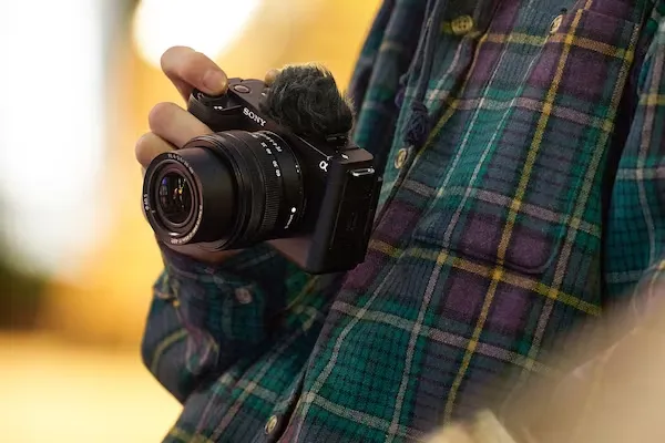 Sony ra mắt ZV-E1, máy ảnh dành cho vlog với cảm biến full frame 12MP