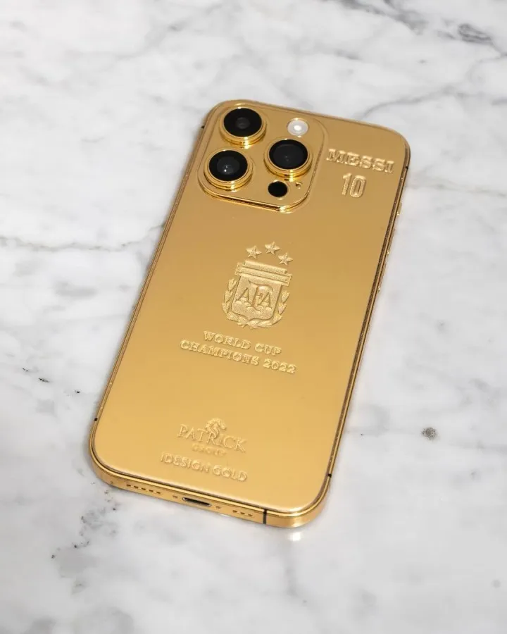 Lionel Messi tặng 35 chiếc iPhone 14 Pro mạ vàng cho các đồng đội kỷ niệm vô địch World Cup