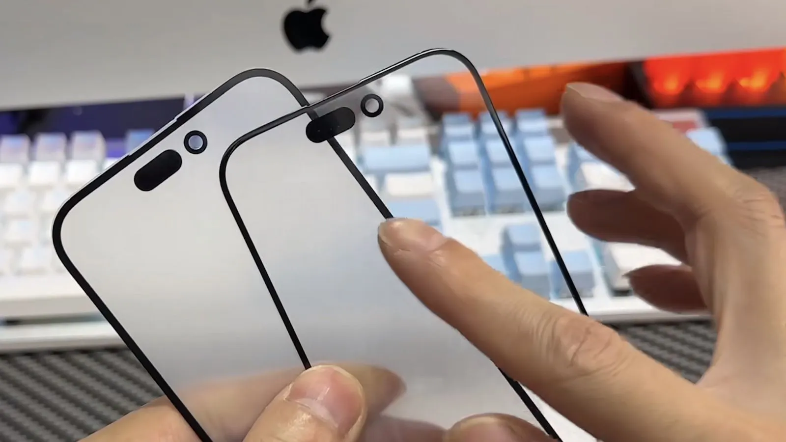 Rò rỉ về mặt kính trước của iPhone 15 Pro với phần viền siêu mỏng