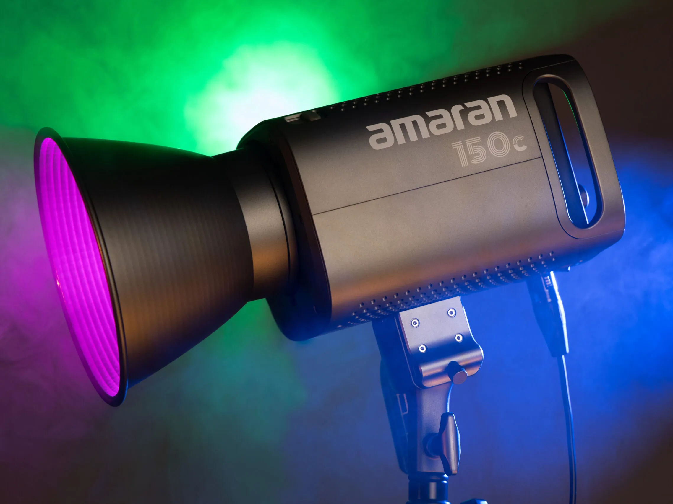 Aputure ra mắt đèn amaran 150c và 300c công suất lớn cùng phụ kiện tản sáng Light Dome Mini SE và Spotlight SE
