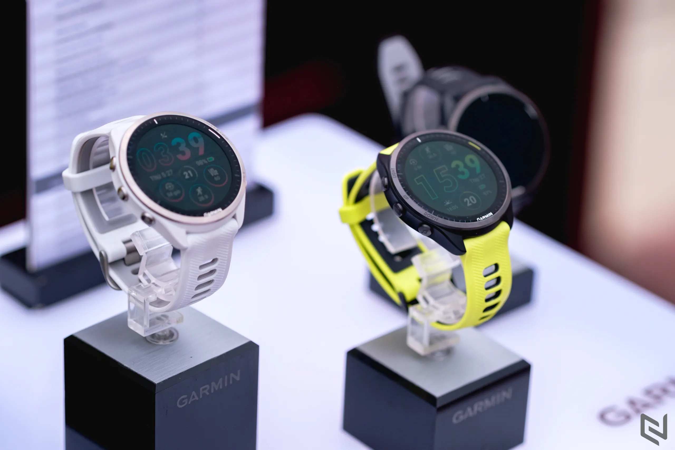 Garmin ra mắt đồng hồ chạy bộ GPS màn hình AMOLED đầu tiên thế giới – Forerunner 265 và Forerunner 965