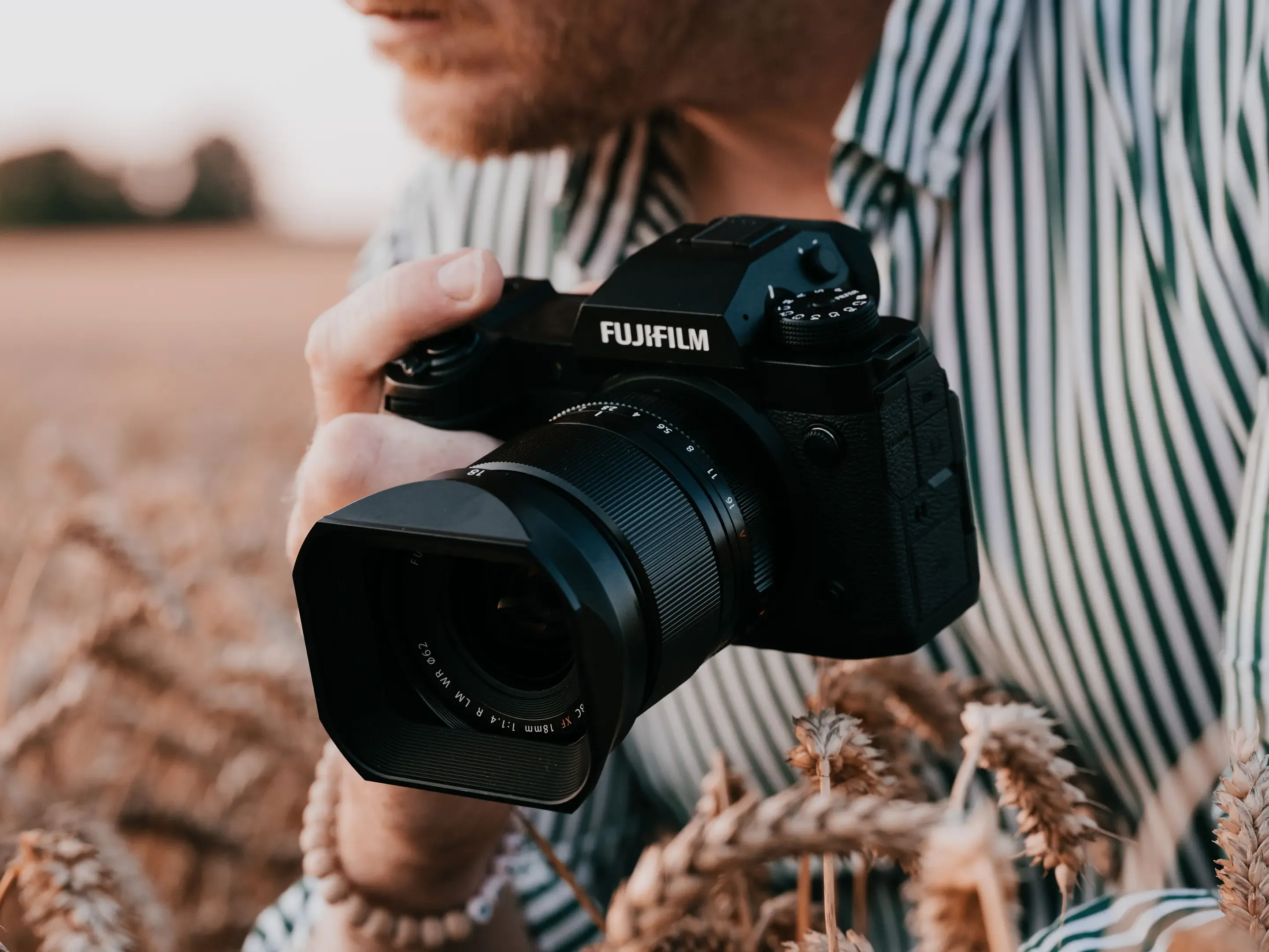 Fujifilm tung cập nhật firmware cho máy ảnh X-H2, X-H2s và phụ kiện FT-XH