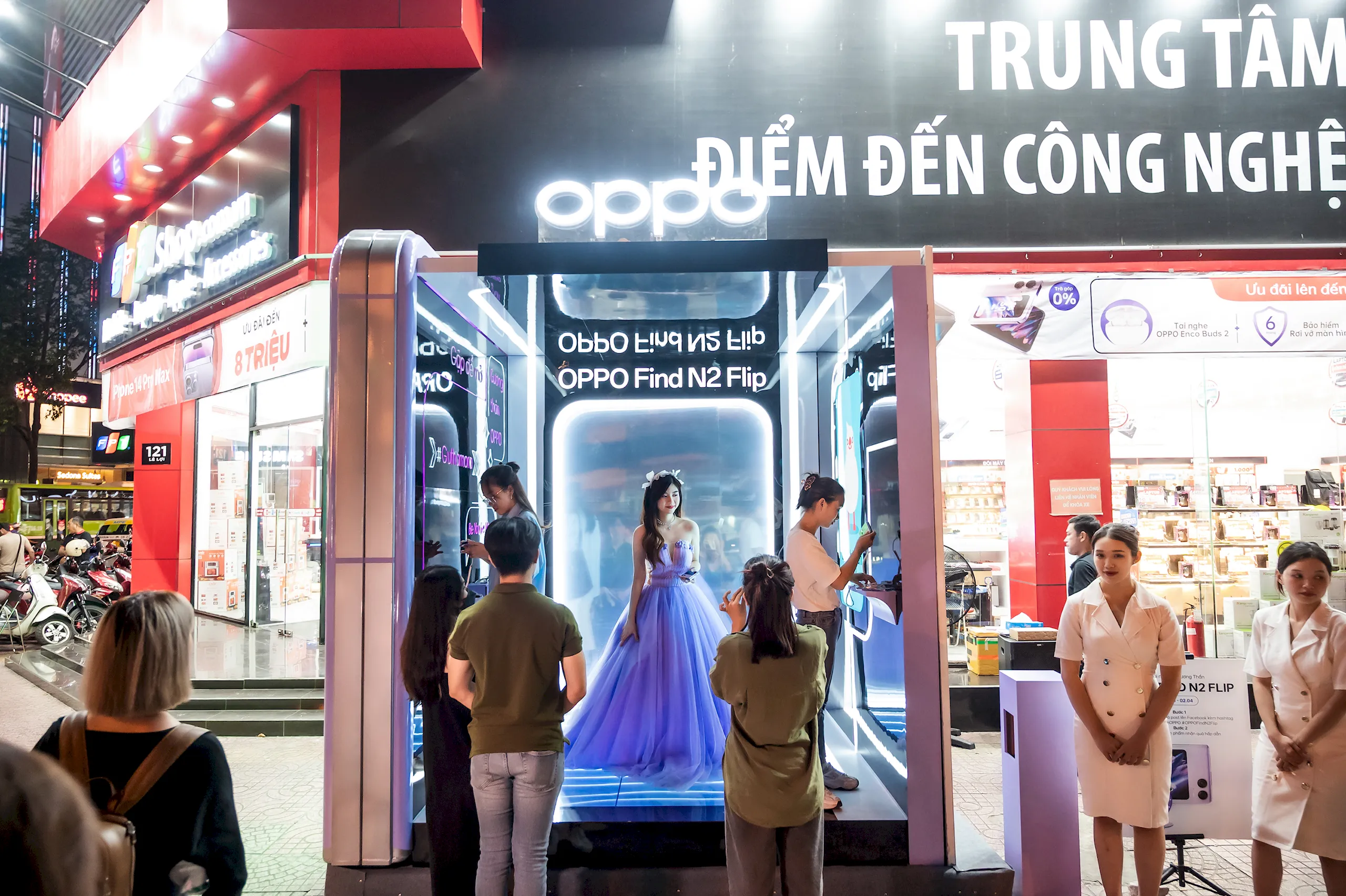OPPO tổ chức chuỗi sự kiện trải nghiệm Find N2 Flip, mang công nghệ điện thoại gập mới nhất đến người dùng Việt Nam