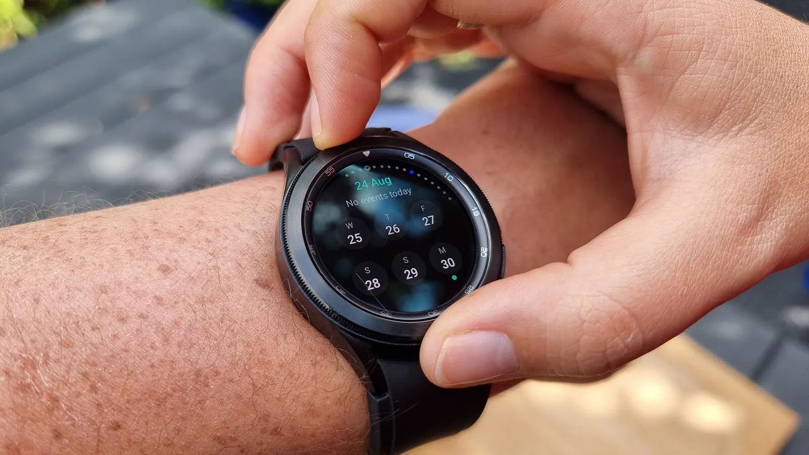Samsung Galaxy Watch6 Pro sẽ mang vòng xoay trên viền màn hình trở lại