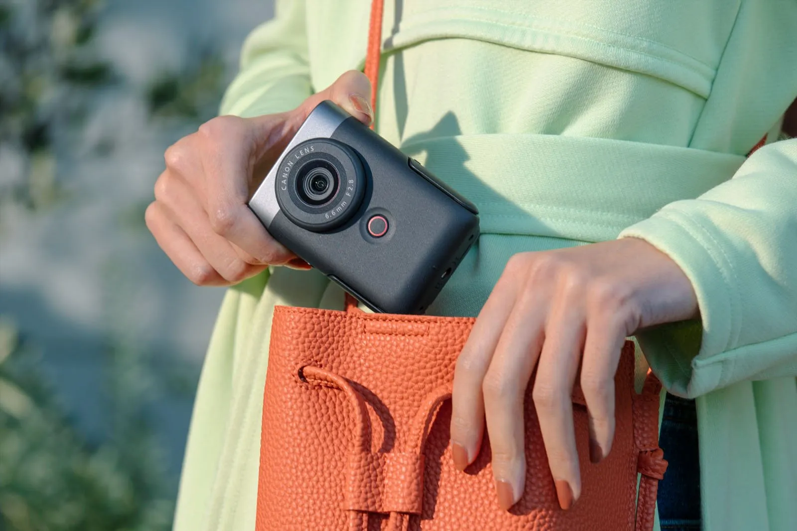 Canon ra mắt máy ảnh PowerShot V10: Bộ thiết bị bỏ túi dành cho hoạt động sáng tạo nội dung
