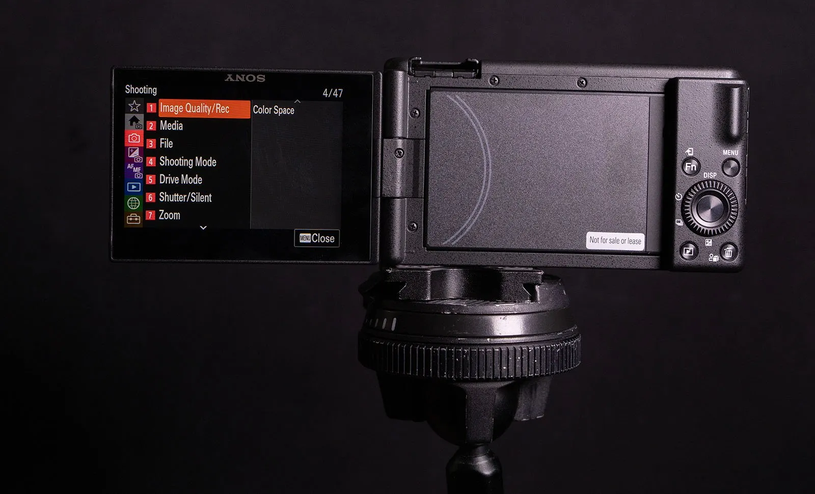 Sony ra mắt ZV-1 Mark II với ống kính tiêu cự 18-50mm mới