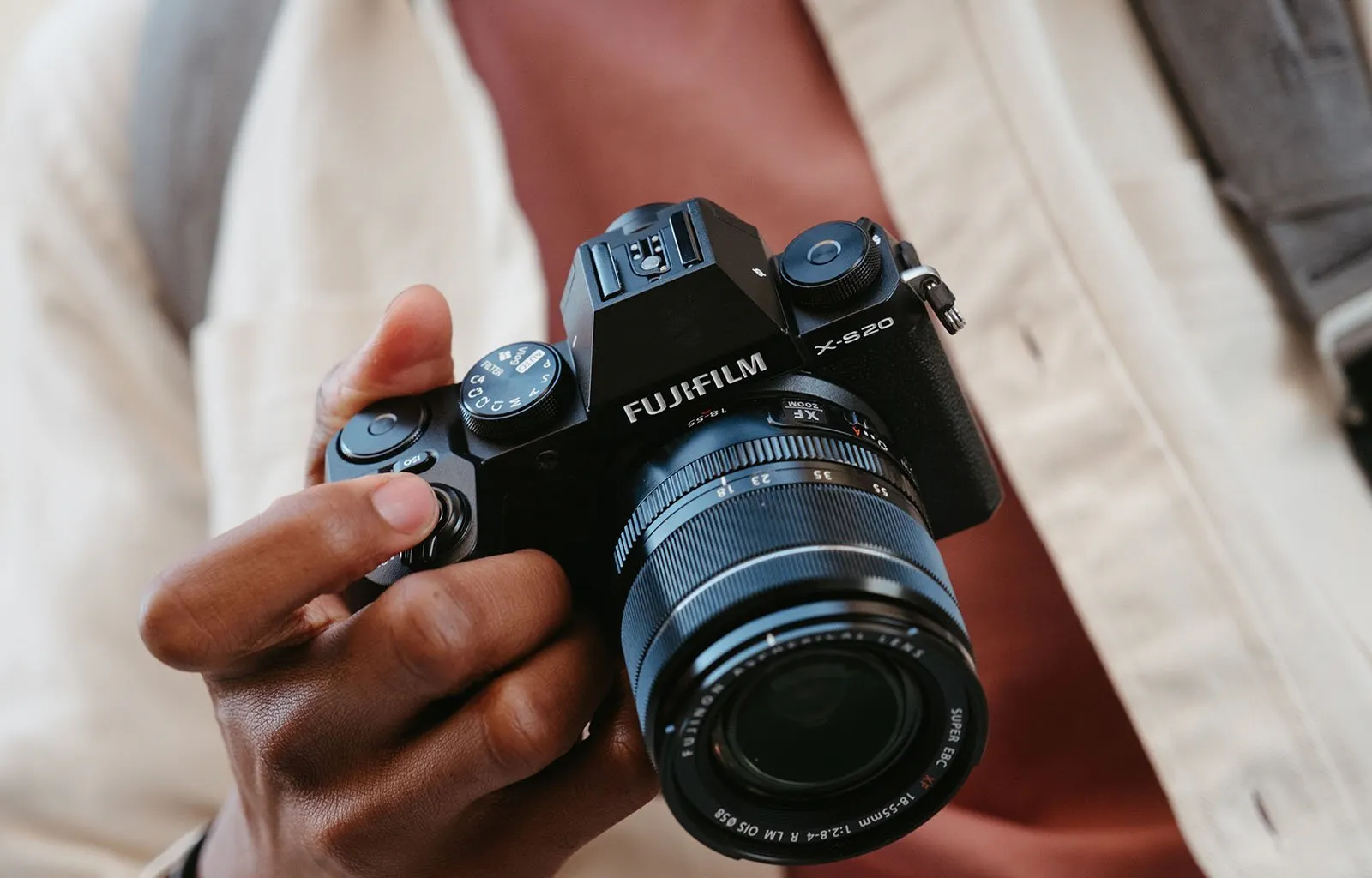 Fujifilm ra mắt máy ảnh Fujifilm X-S20 với ống kính XF 8mm F3.5 R WR