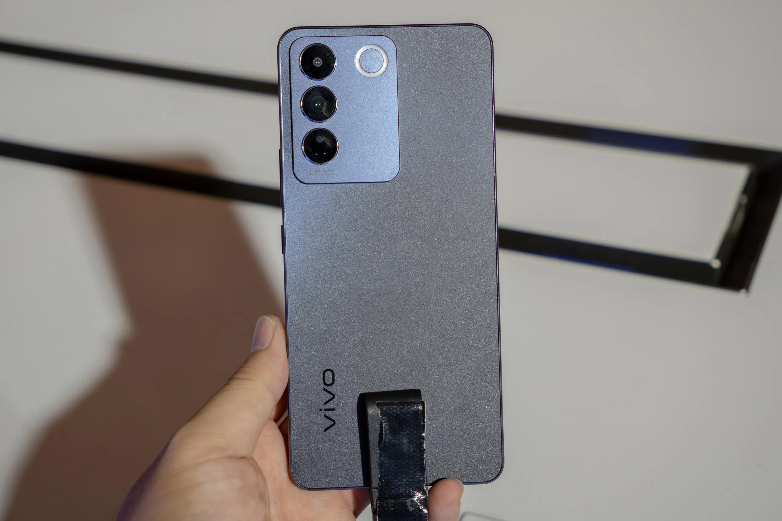 vivo V27e ra mắt thị trường Việt Nam - Camera vòng sáng Aura, thiết kế tinh tế và hiệu năng hàng đầu phân khúc