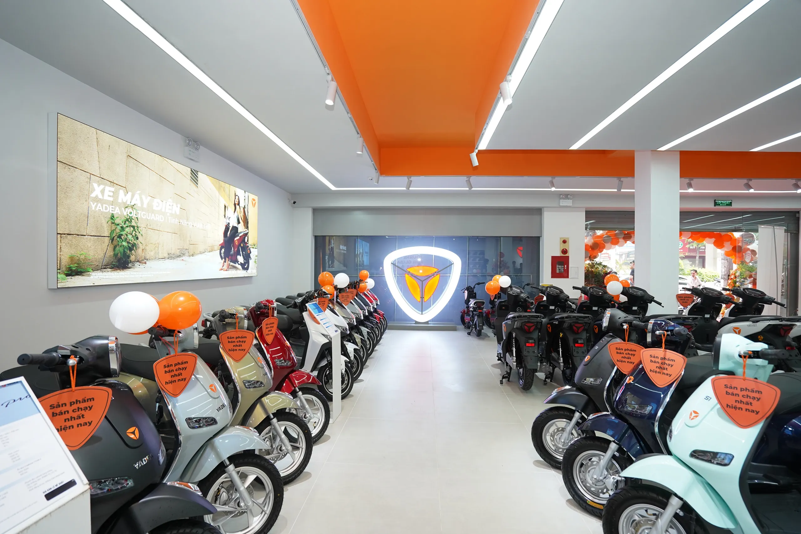 YADEA: Khai trương showroom đầu tiên theo tiêu chuẩn mới tại Việt Nam