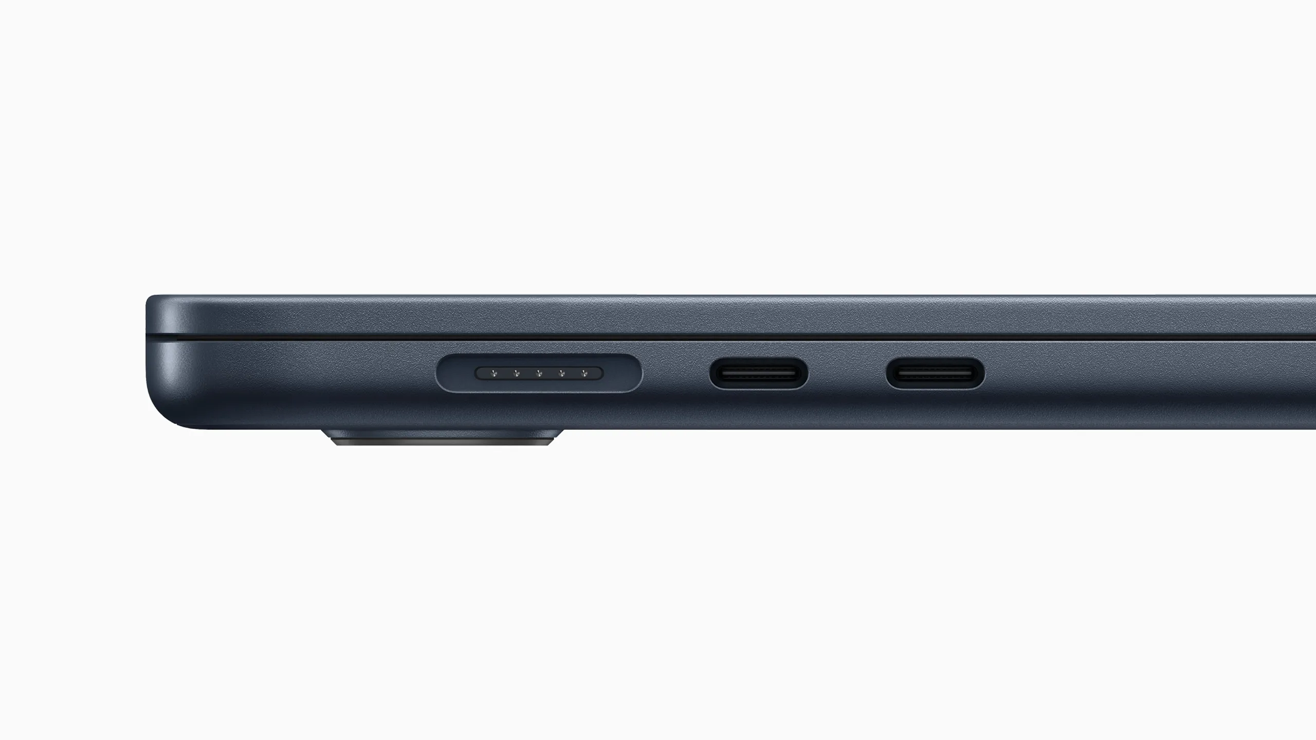 Apple WWDC23 MacBook Air 15 in MagSafe charging 230605 MMOSITE - Thông tin công nghệ, review, thủ thuật PC, gaming