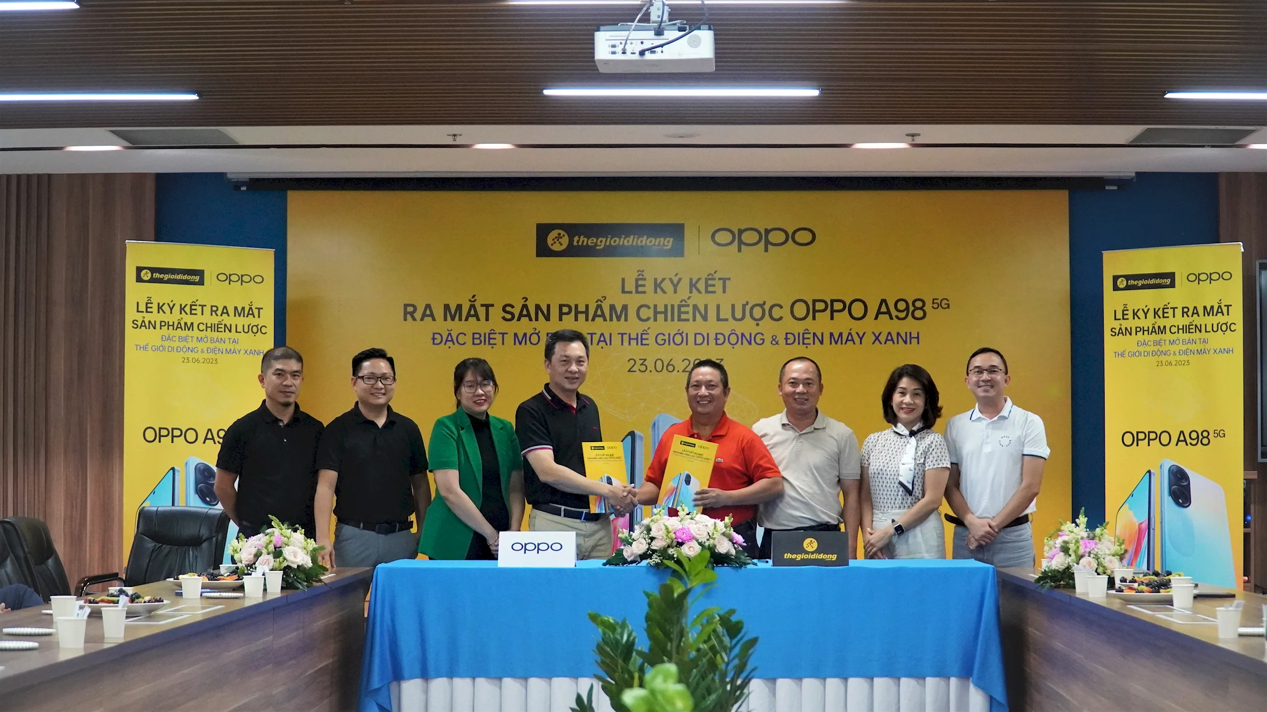 Thế Giới Di Động ký kết hợp tác chiến lược cùng OPPO, mở bán đặc biệt OPPO A98 sạc siêu nhanh, lướt siêu mượt