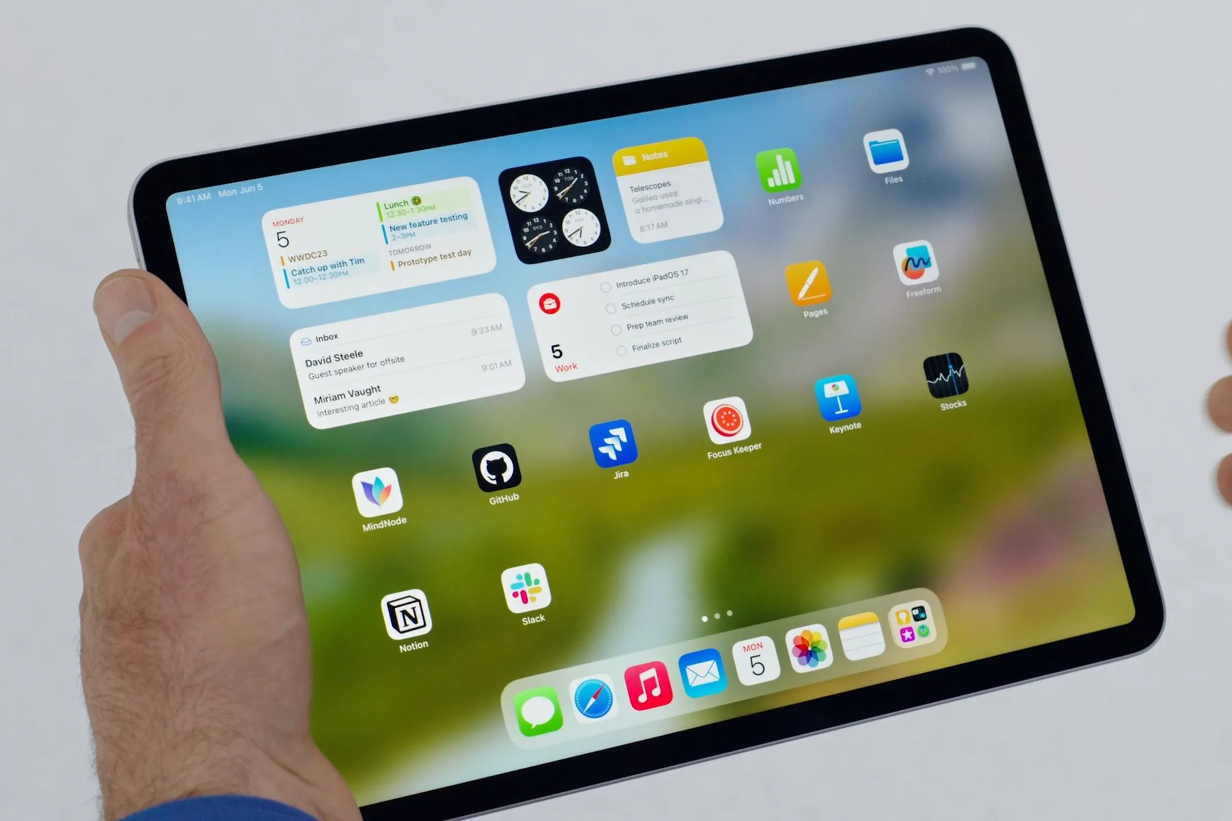 iPadOS 17 nâng cấp với tuỳ biến màn hình khoá như iPhone, ứng dụng sức khoẻ mới,…