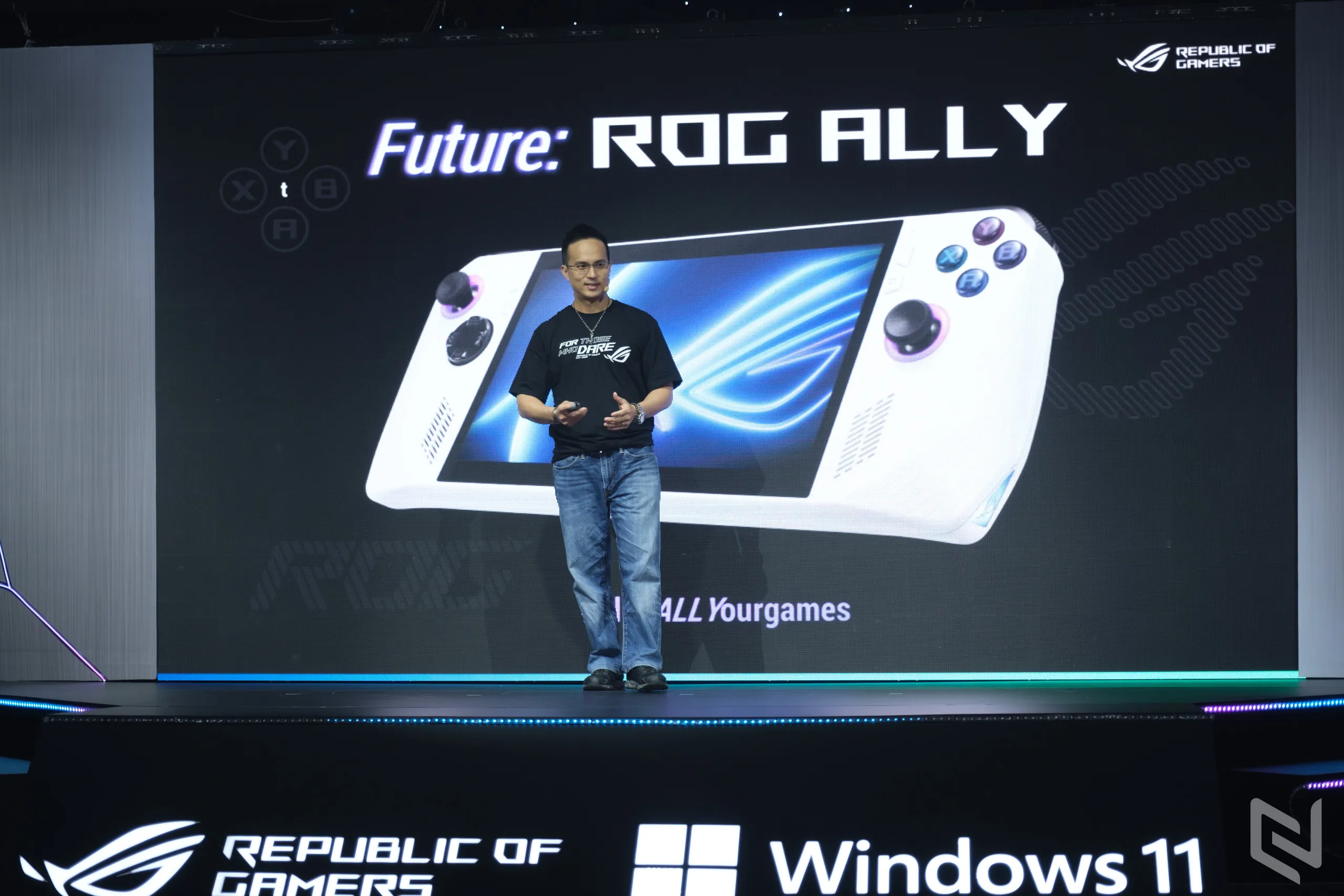 ASUS ROG Ally mở bán: Chiếc máy chơi game cầm tay đáng mong đợi nhất năm 2023