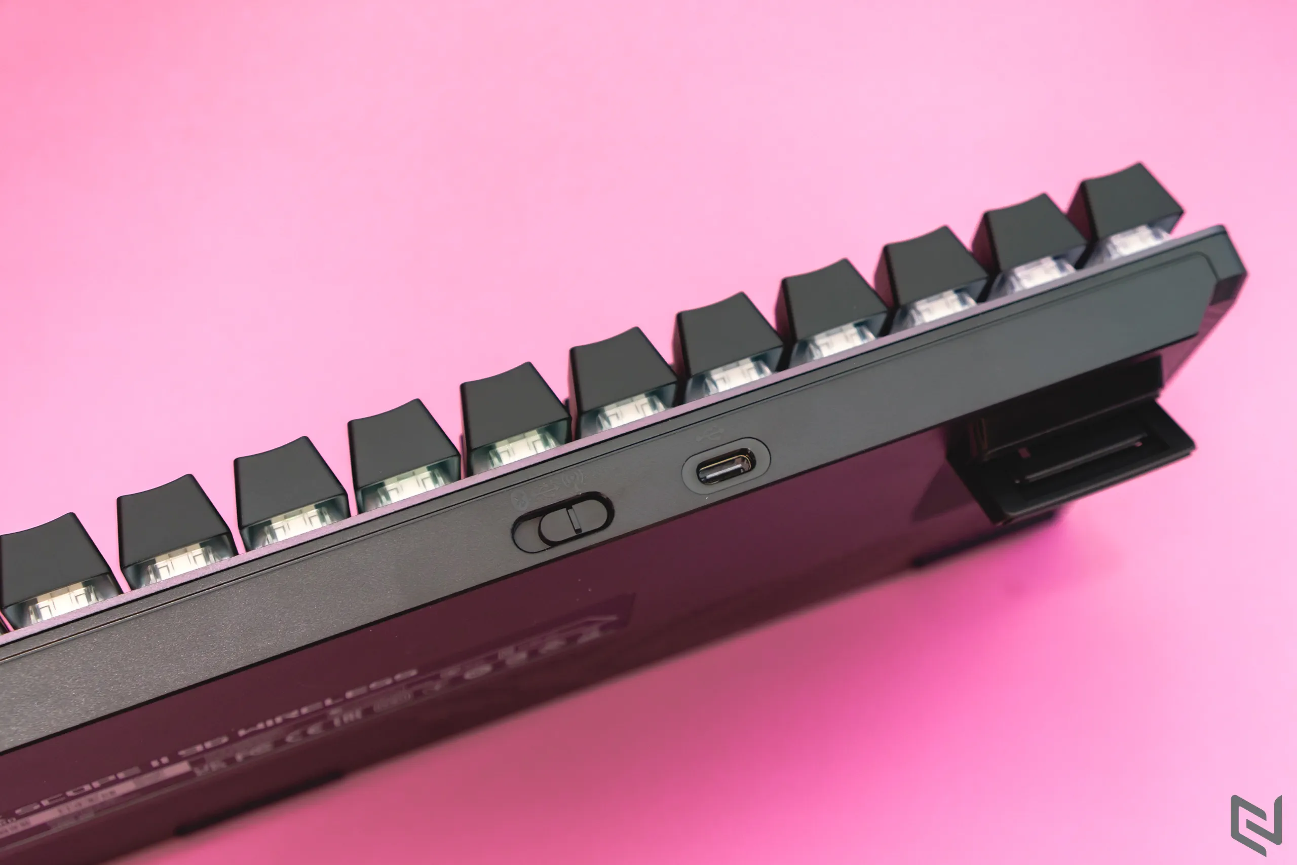 Đánh giá phím cơ ROG Strix Scope II 96 Wireless: Switch NX Snow lube sẵn, gõ sướng tay với keycap ROG ABS phủ UV và khả năng hotswap