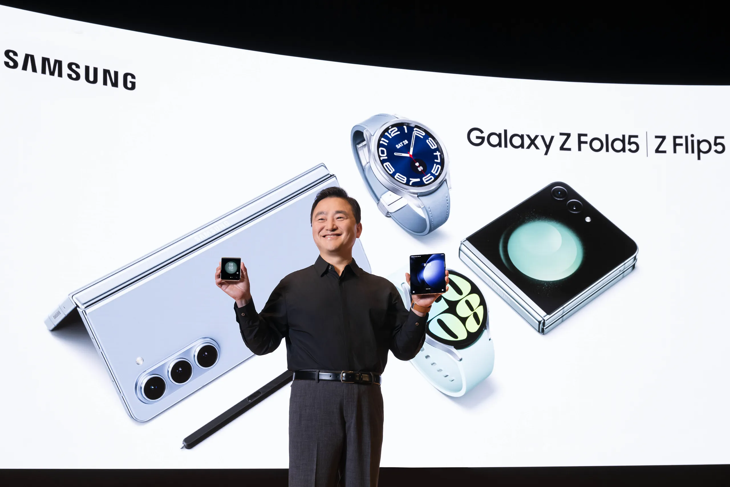 Galaxy Z thế hệ 5 gây sửng sốt tại sự kiện Unpacked năm nay bởi thiết kế độc bản ấn tượng, sang trọng và thời trang