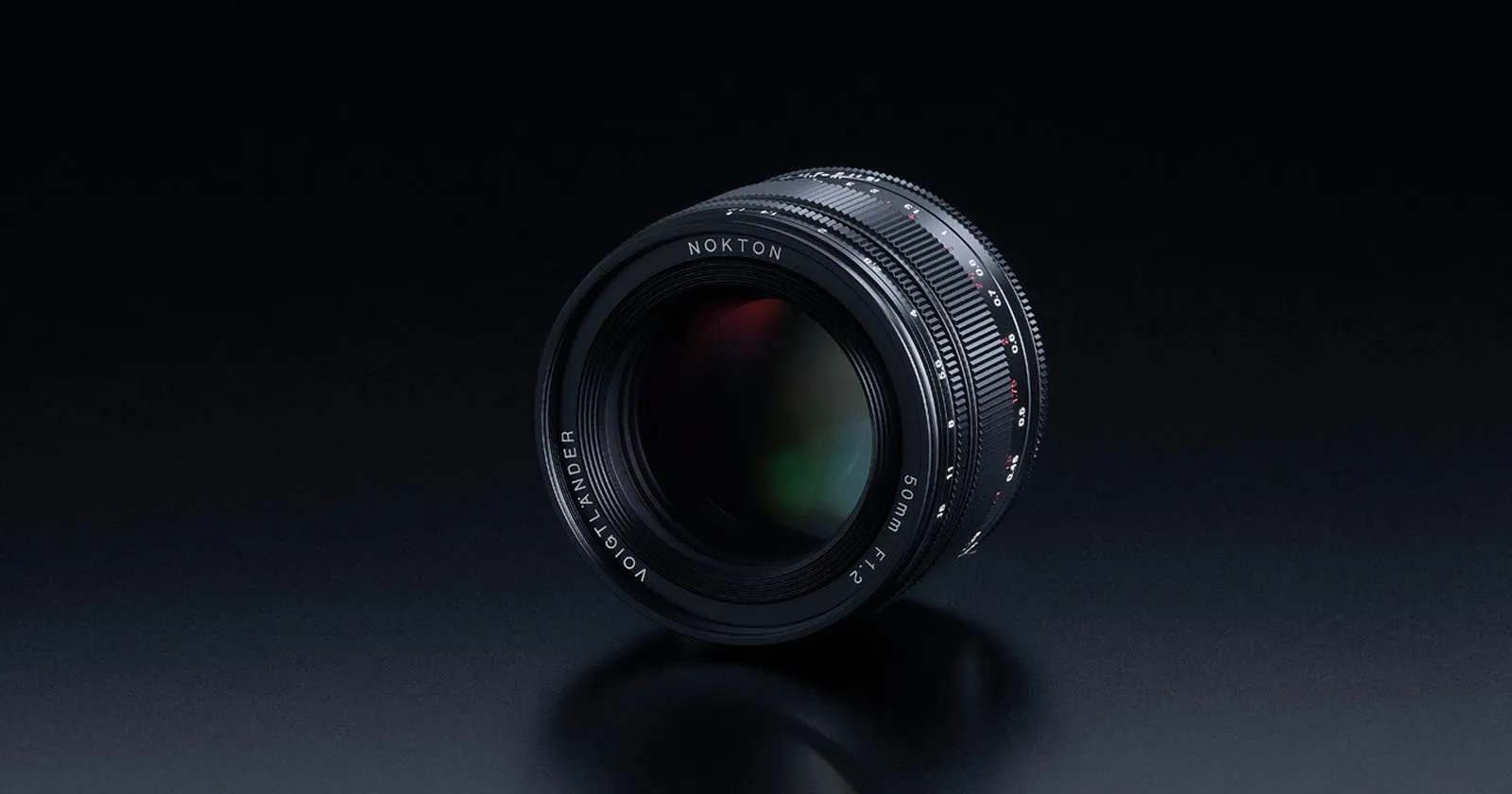 Cosina ra mắt ống kính Voigtlander Nokton 50mm F1.2 dành cho máy ảnh Fujifilm X